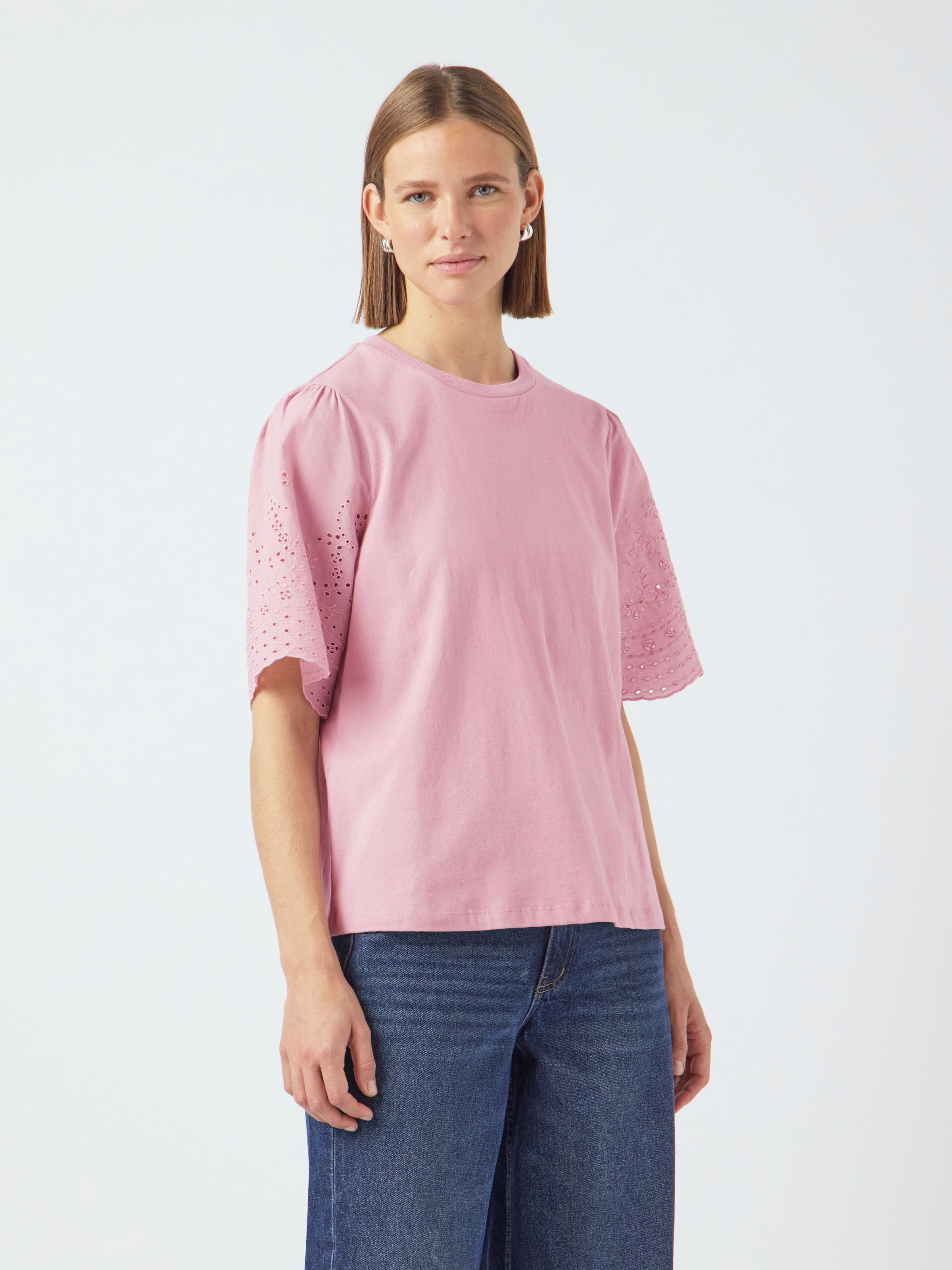 Y.A.S Kurzarmshirt »YASLEX SS TOP W. EMB SLEEVES S. NOOS« mit Lochstickerei