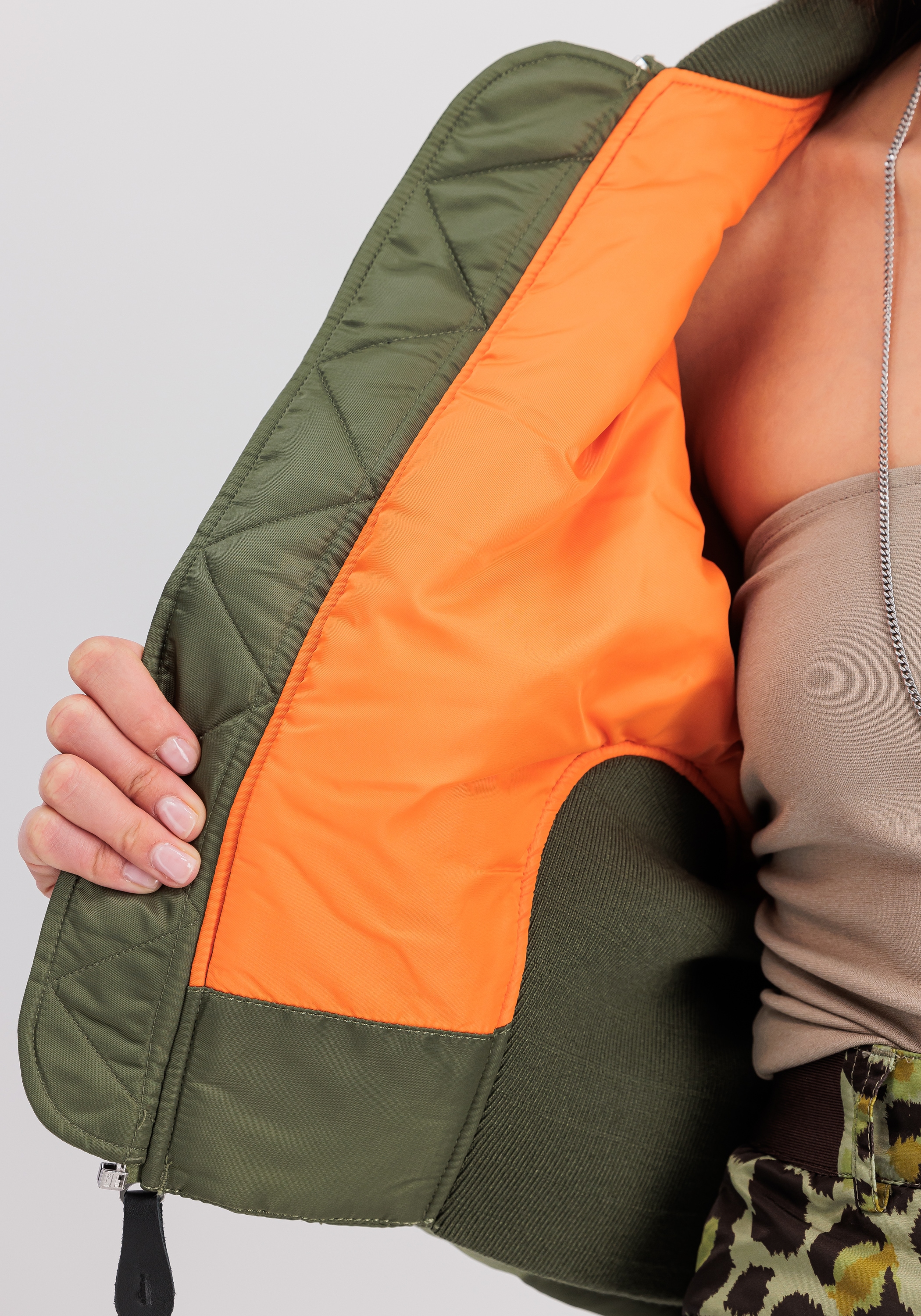 Alpha Industries Bomberjacke »Waisted MA-1 W«