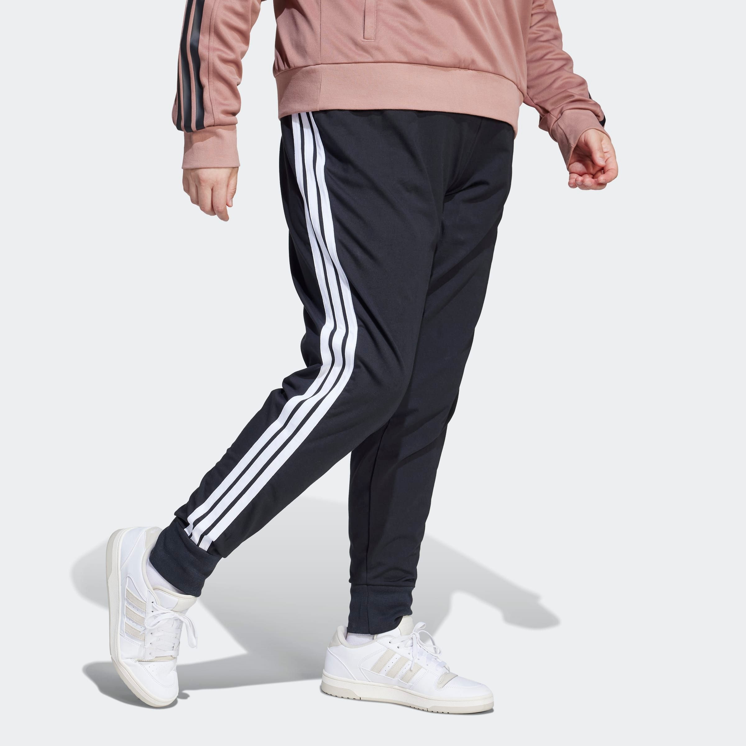adidas Sportswear Sporthose »ESSENTIALS 3-STREIFEN JOGGER- (GROSSE GRÖSSEN)«