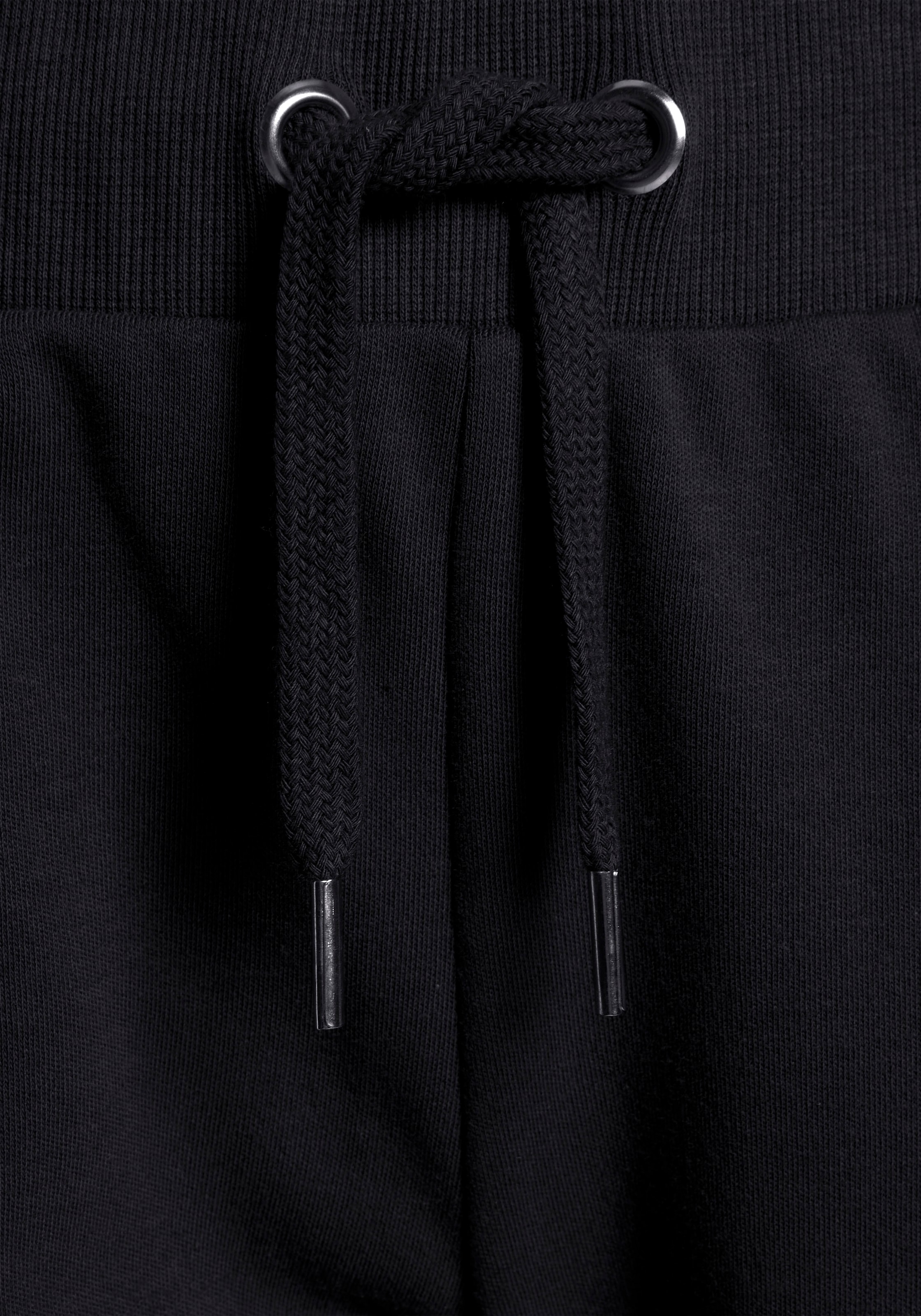 Bench. Loungewear Relaxhose, mit OTTO Loungeanzug glänzender Logostickerei, bei online