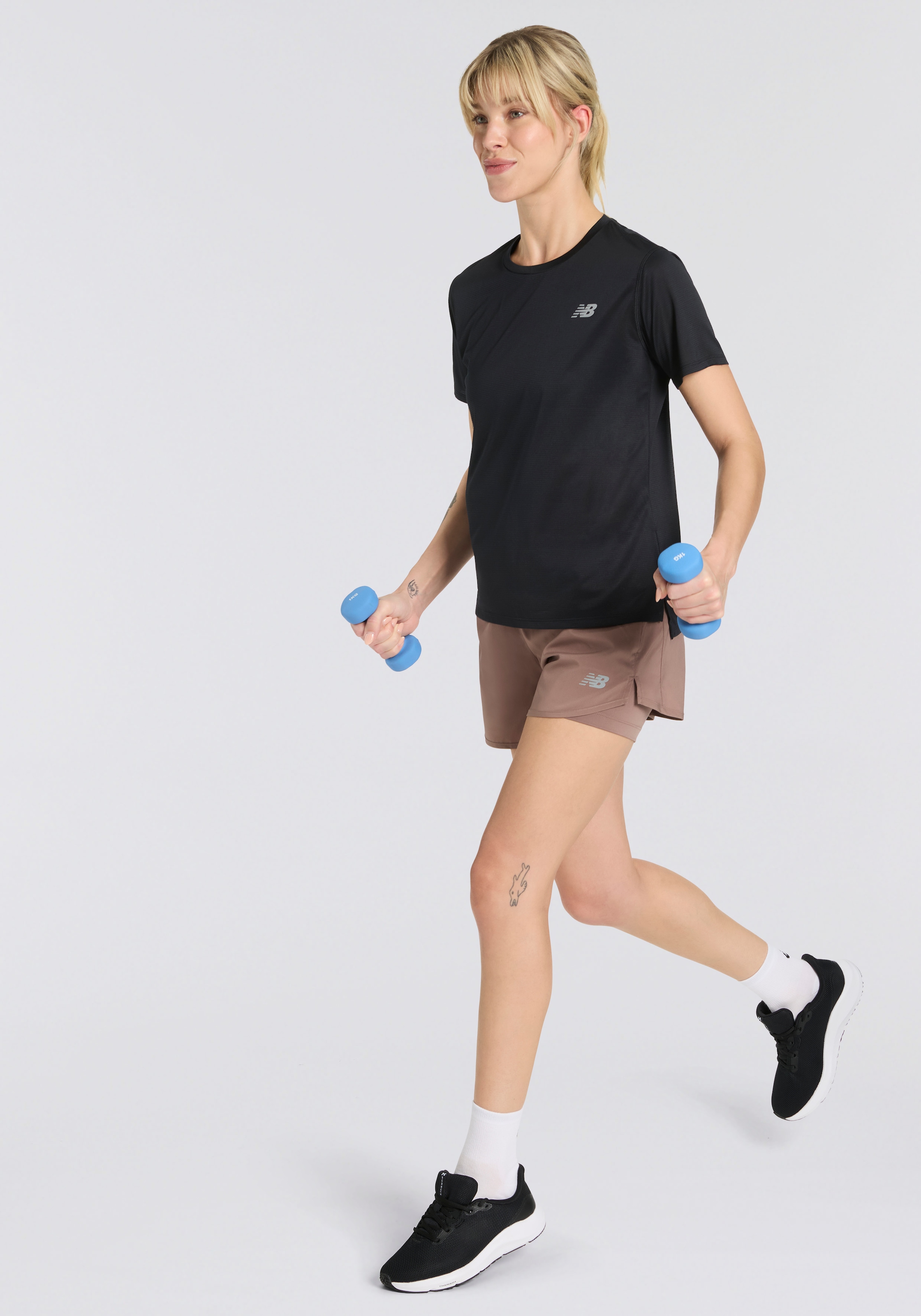 New Balance Laufshirt »Sport Essentials T-Shirt«, mit Markenlogo