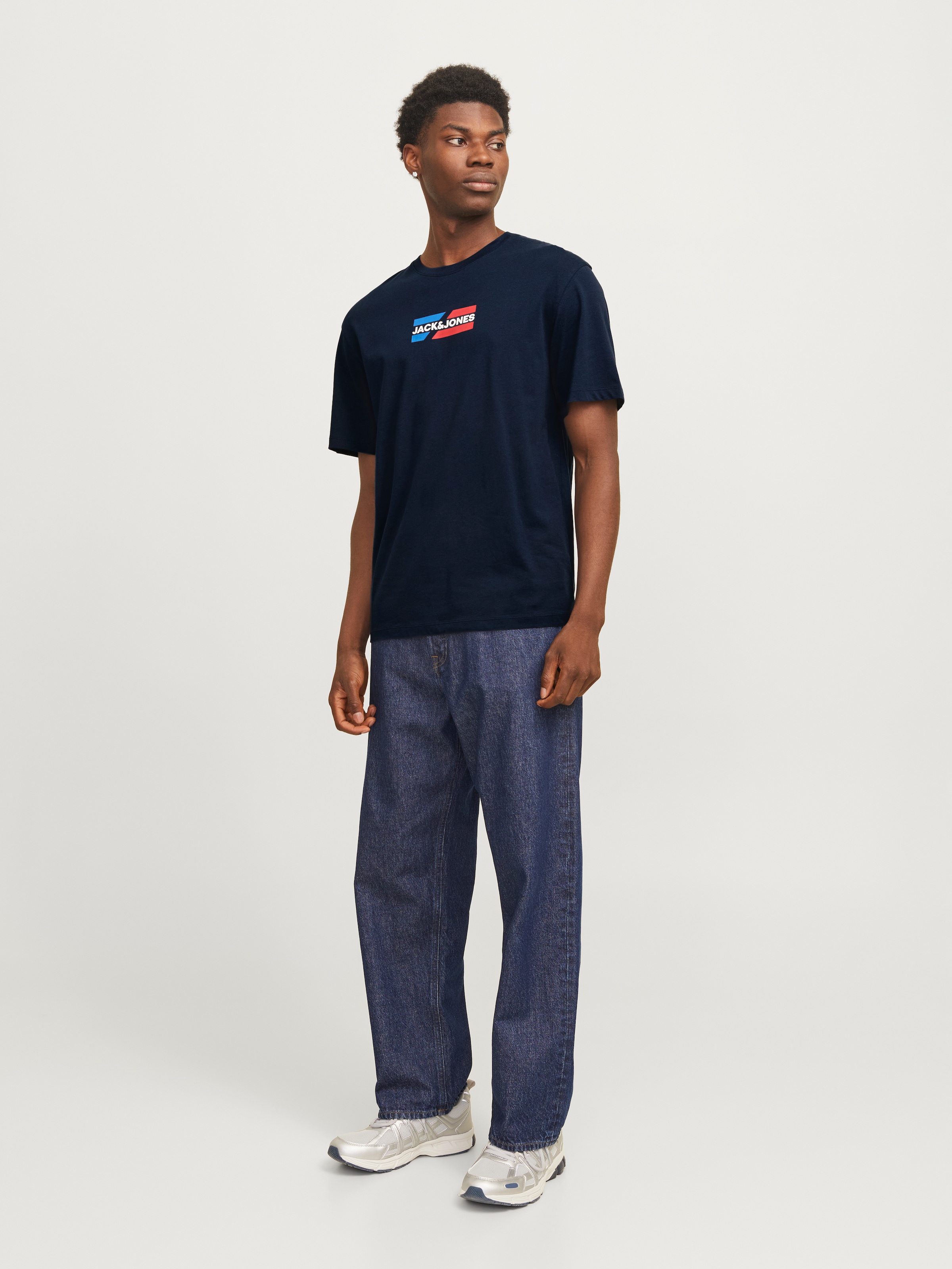 Jack & Jones Rundhalsshirt »JJECORP GRAPHIC TEE SS O-NECK NOOS«, mit Logo Print