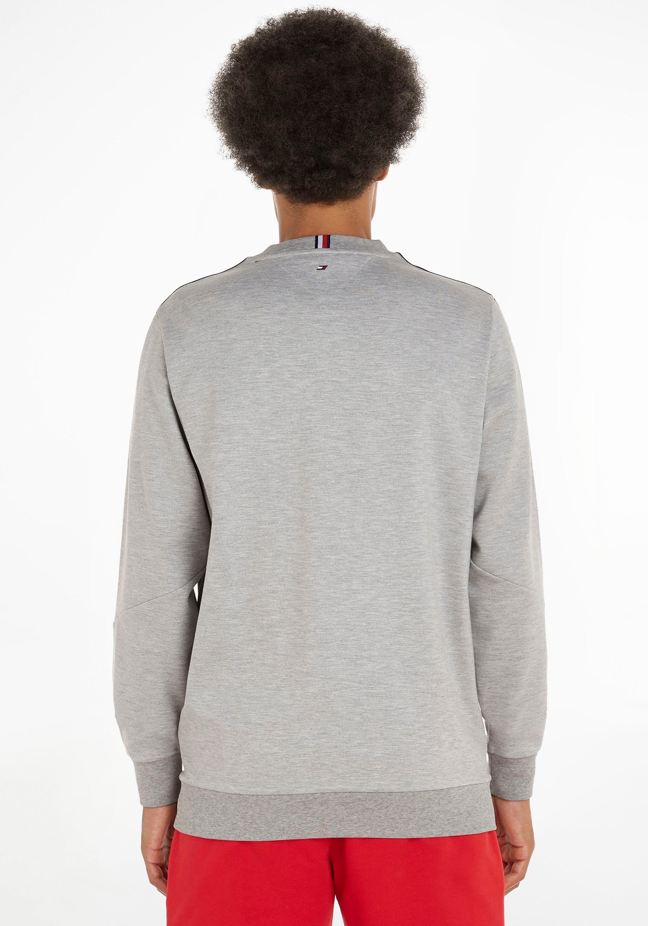 Tommy Hilfiger Sport Sweatshirt »TEXTURED TAPE CREW«, mit Tommy Hilfiger Logoband über Schultern und Oberarmen