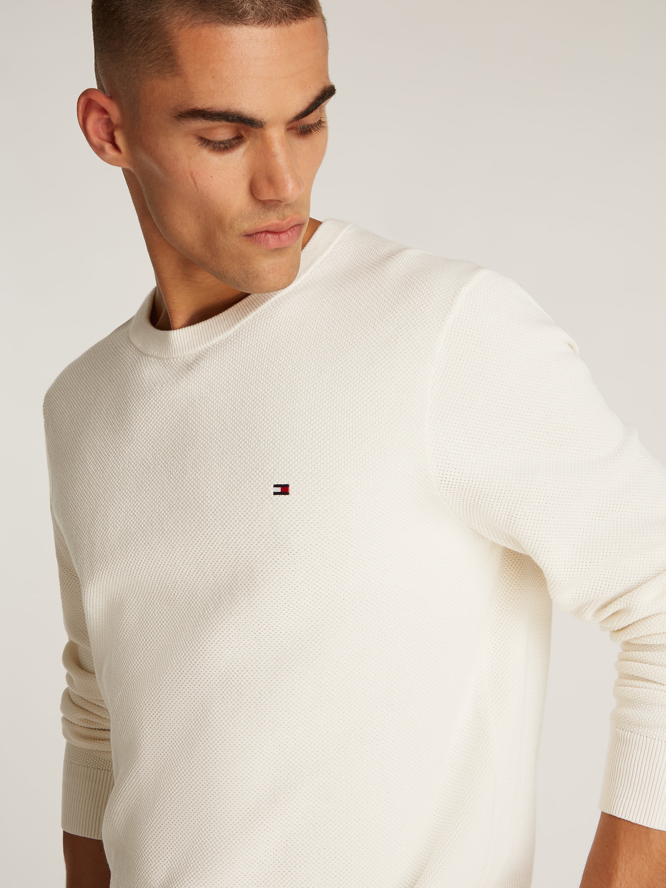 Tommy Hilfiger Rundhalspullover »ESSENTIAL STRUCTURE CREW NECK mit Struktur und Label« unifarben, casual, regular fit, Baumwolle, Rundhals