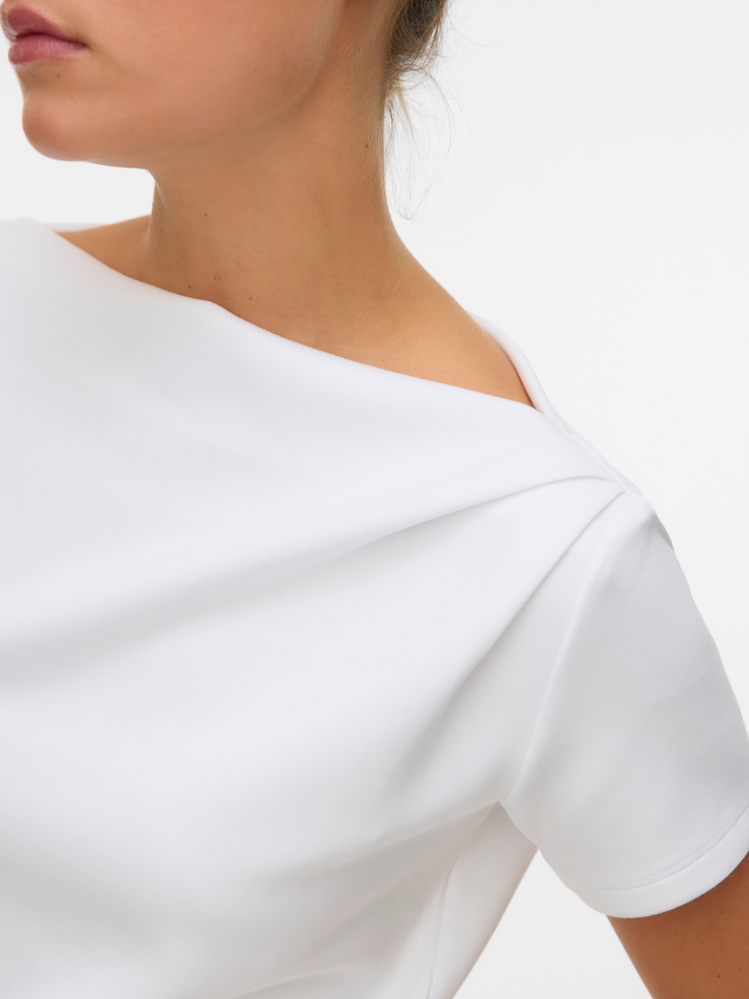 Vero Moda Kurzarmshirt »VMMILLE SS BOATNECK SHORT TOP JRS NOOS« Materialmix, regular fit