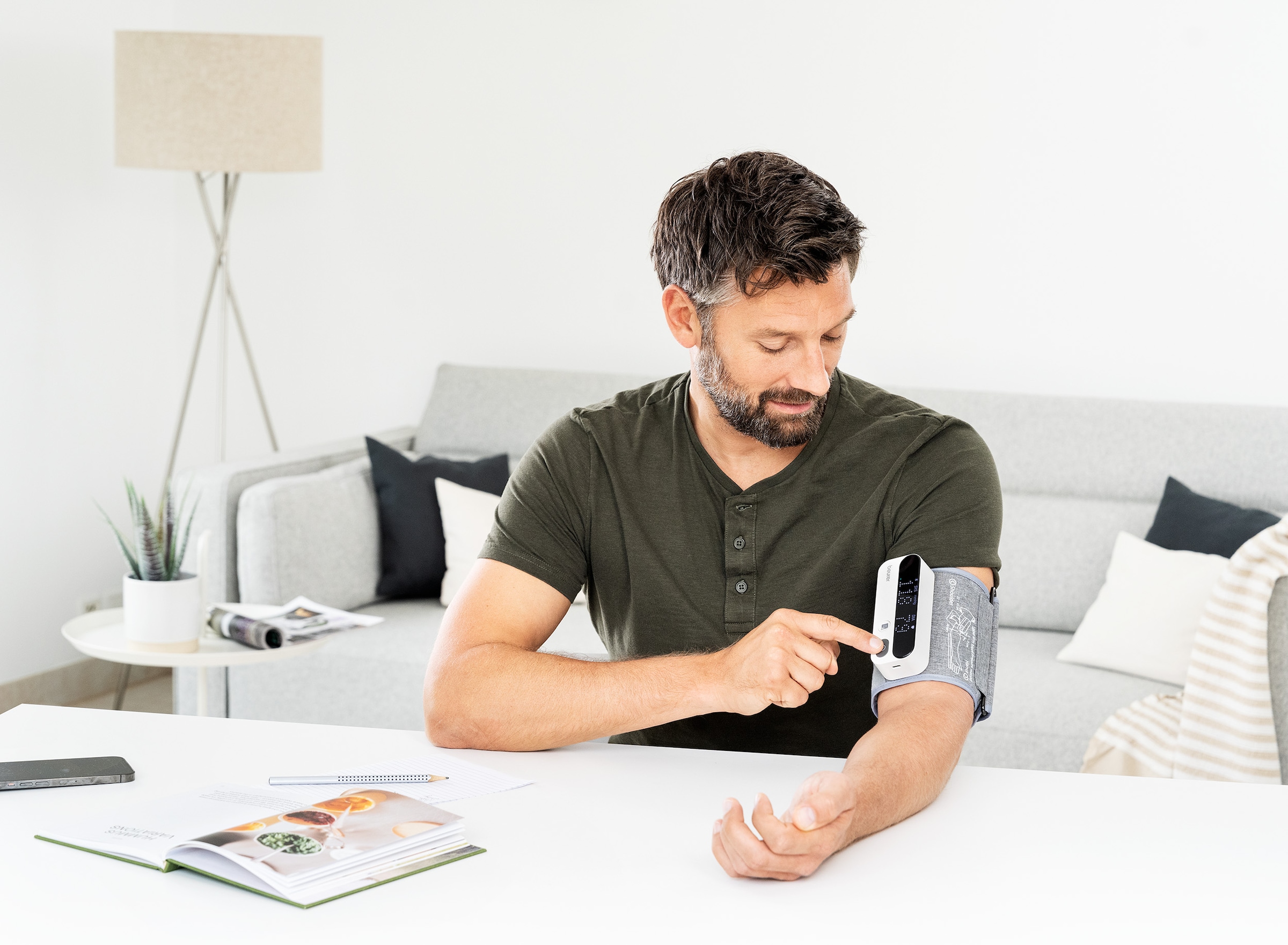 BEURER Oberarm-Blutdruckmessgerät »BM 59, einfache und präzise Messung ohne Kabel und Schläuche«, Inkl. "beurer HealthManager Pro" App zum Monitoring der Werte