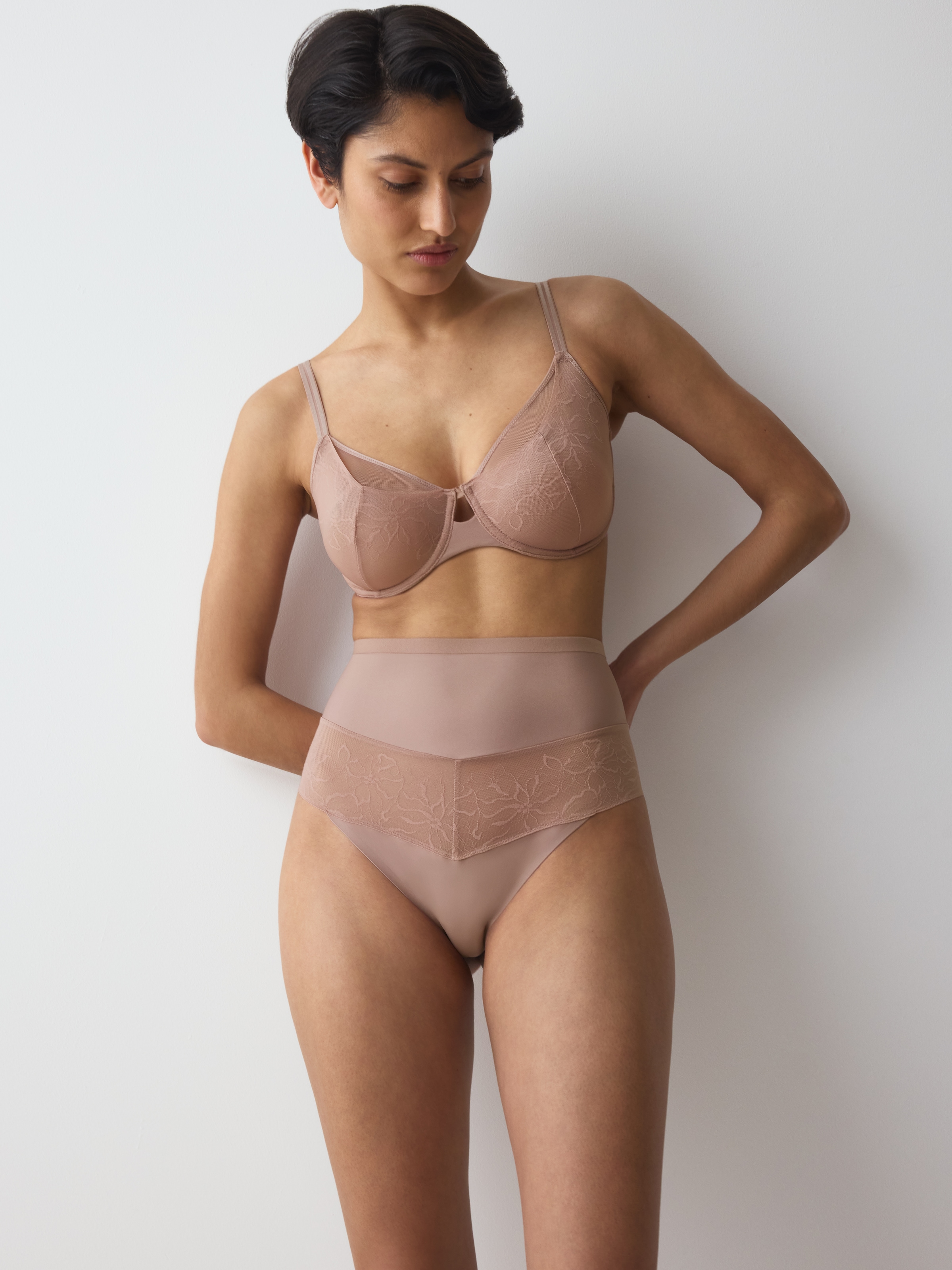 Triumph Slip »Comfort Contour Highwaist String« flache formende Spitze