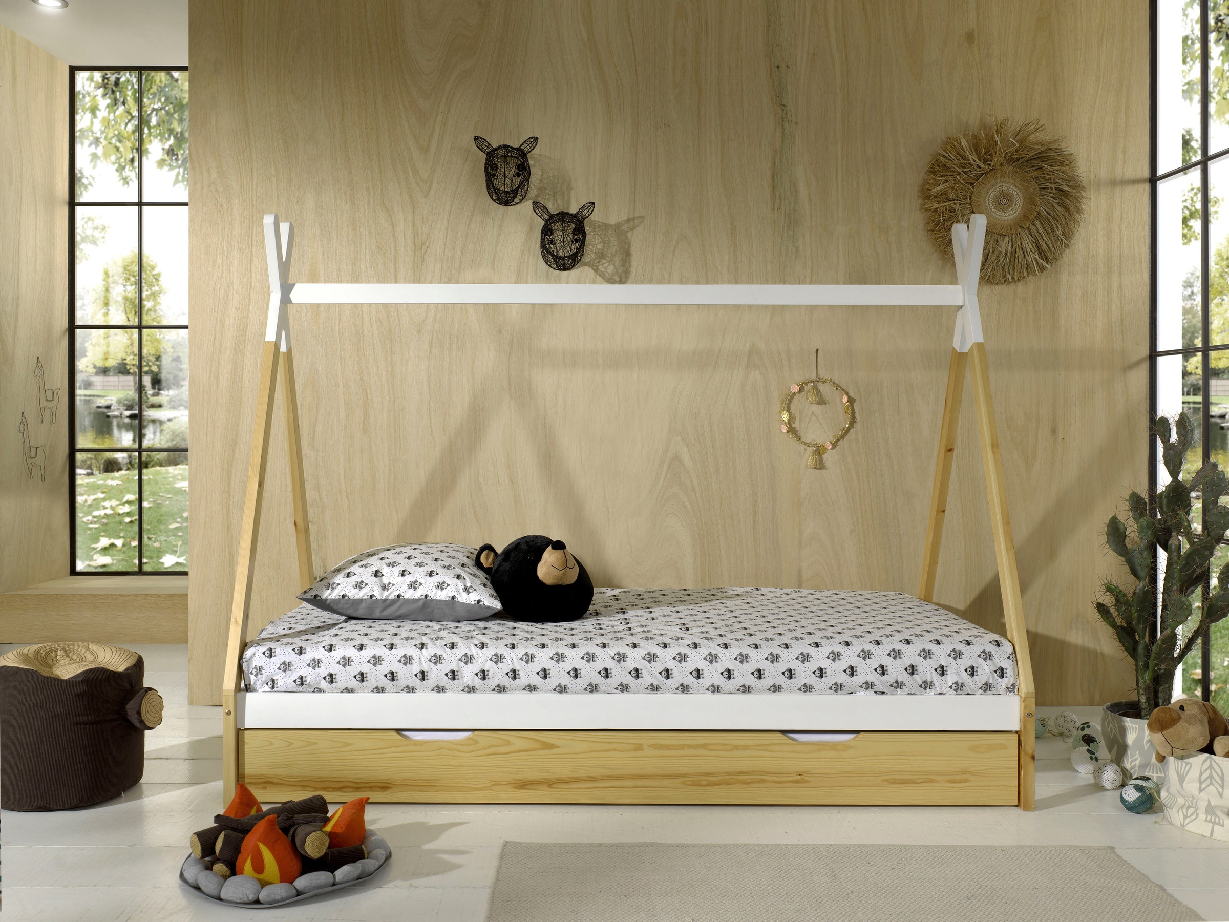 Vipack Kinderbett »Tipi«, (Made in Europe), mit Rolllattenrost und Zeltdach, wahlweise mit Schublade