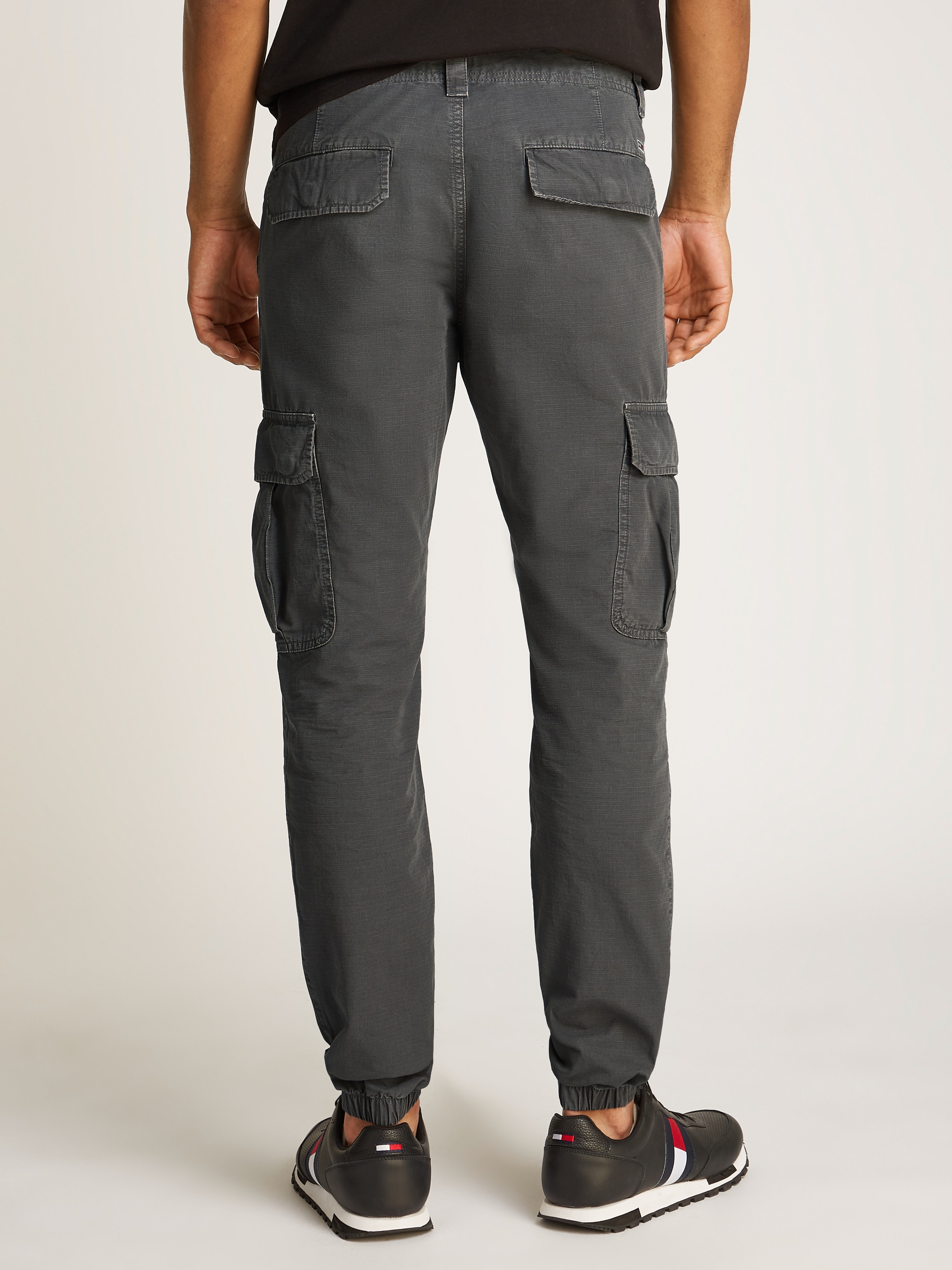 Tommy Jeans Cargohose »TJM RYAN CARGO«, mit Logostickerei
