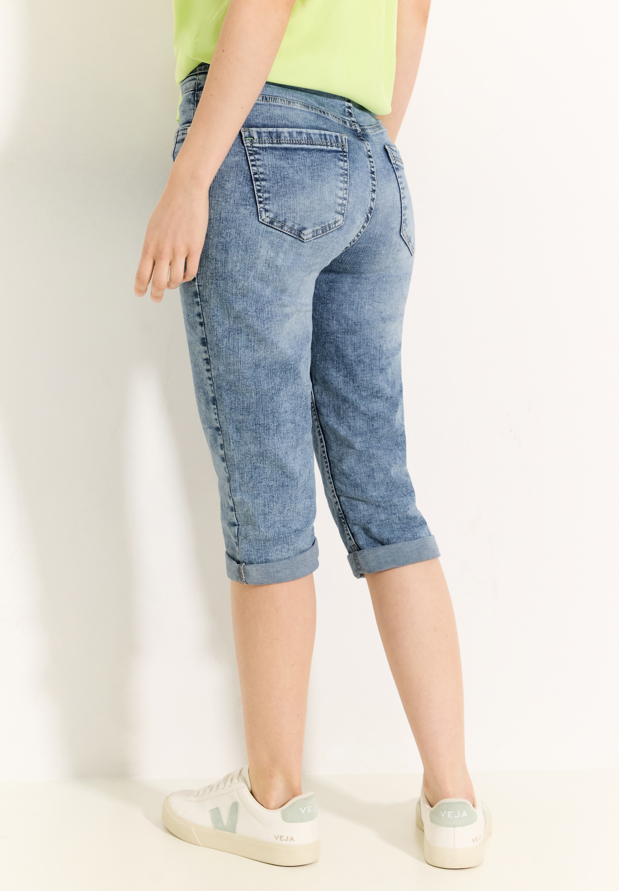 Cecil Jeansshorts »Style Toronto«, mit dekorativen Nähten