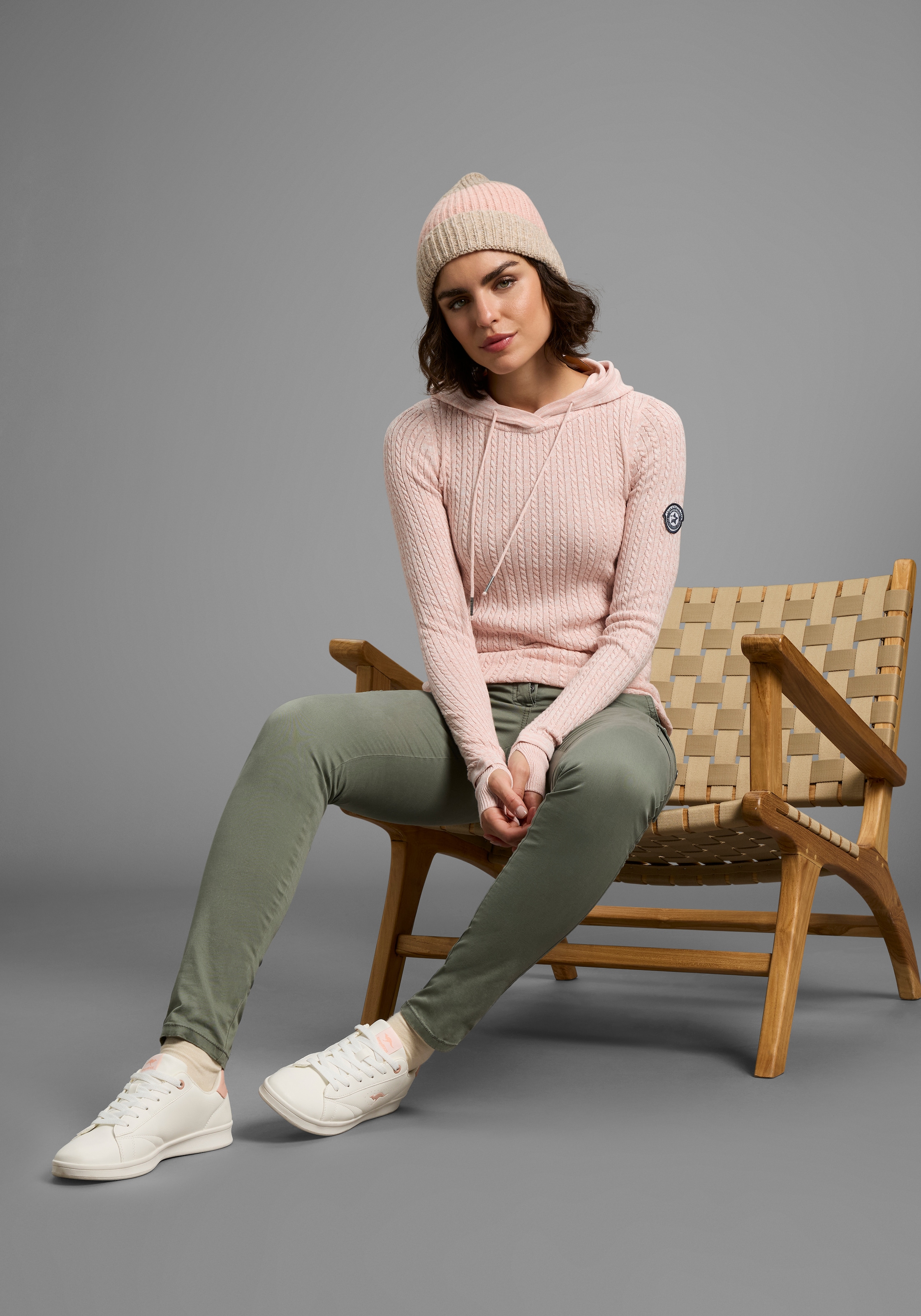 KangaROOS Kapuzenpullover, im feinen Zopf-Strick-Design