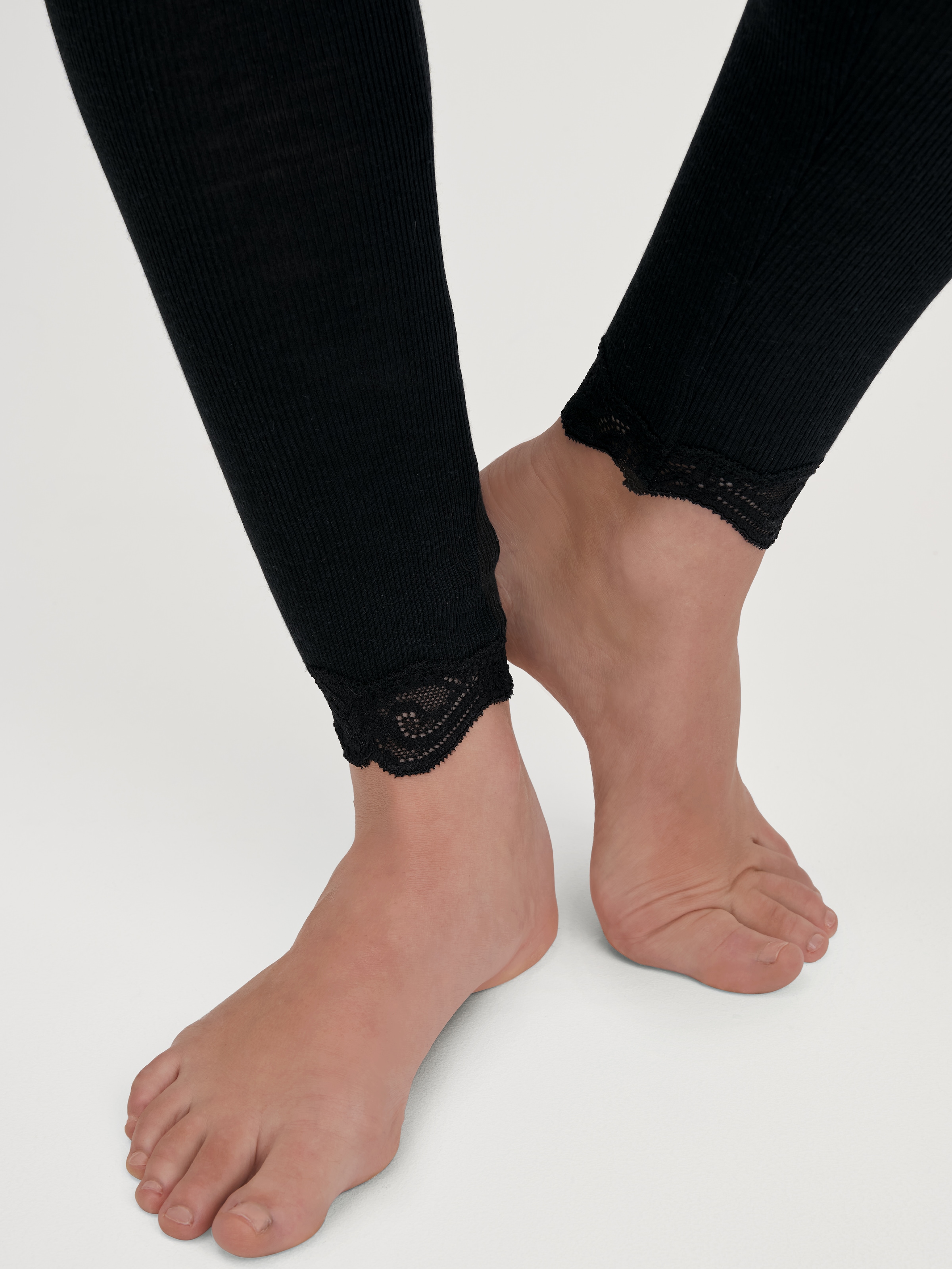 CALIDA Leggings »Richesse Lace«, Spitzen-Details, elastisch, Feinripp-Qualität, wärmend, weich