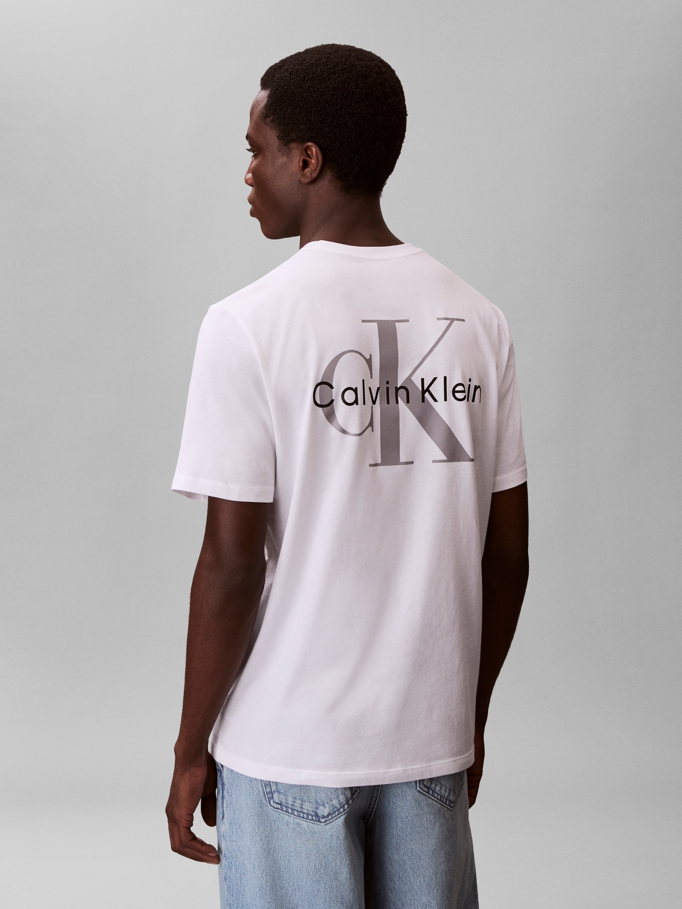 Calvin Klein Jeans T-Shirt Rundhalsausschnitt, Regular Fit, großer Rückendruck