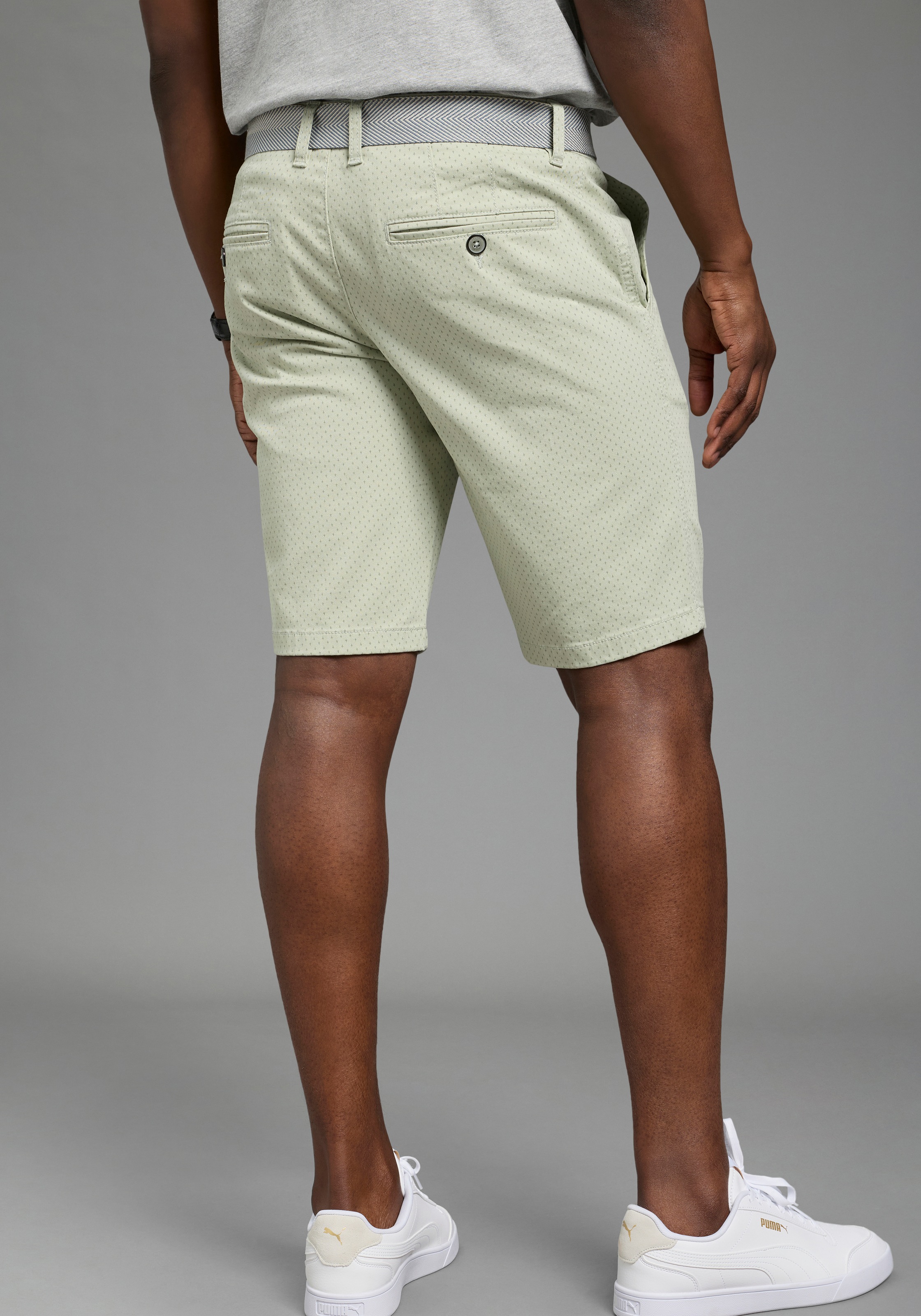 DELMAO Shorts  kniefrei, gerades Bein, mit Eingrifftaschen und Gesäßtaschen