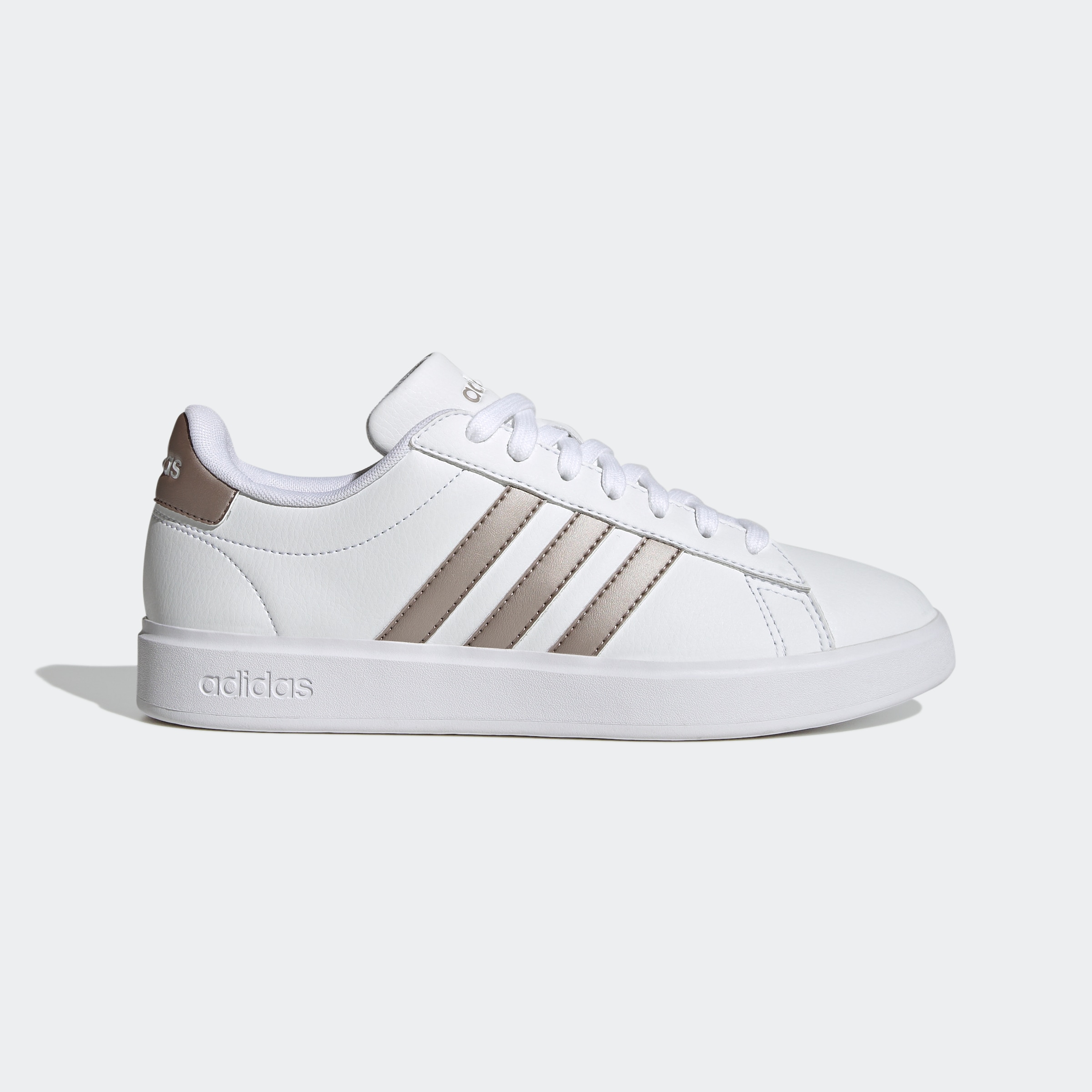 adidas Sportswear Sneaker »GRAND COURT CLOUDFOAM LIFESTYLE COURT COMFORT«, Design auf den Spuren des adidas Superstar