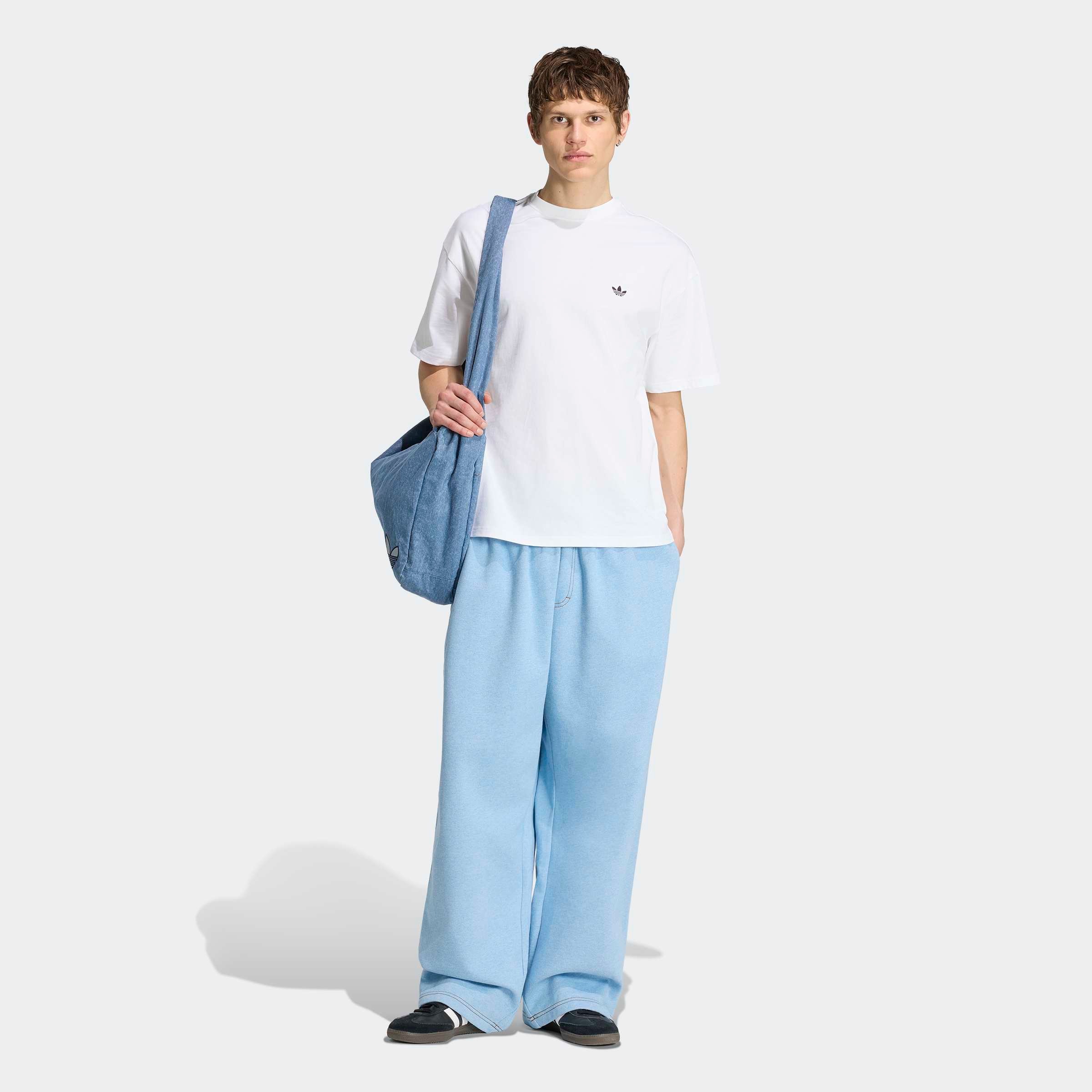 adidas Originals T-Shirt »TREFOIL ESSENTIALS, LOCKER GESCHNITTEN« für Erwachsene, mit Rundhalsausschnitt, ohne Verschluss, aus Baumwolle