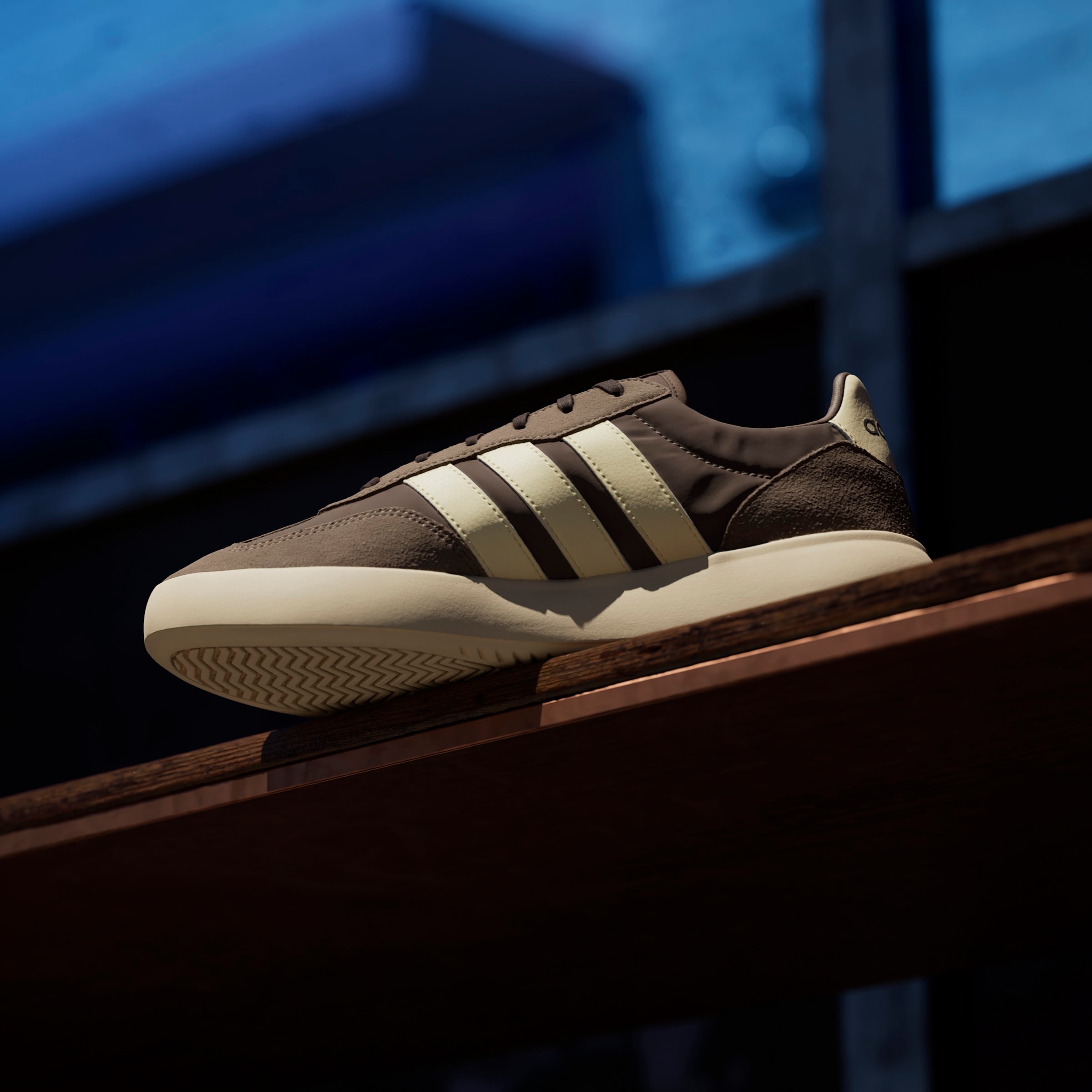 adidas Sportswear Sneaker »BARREDA DECODE«  inspiriert vom Design des adidas handball spezial