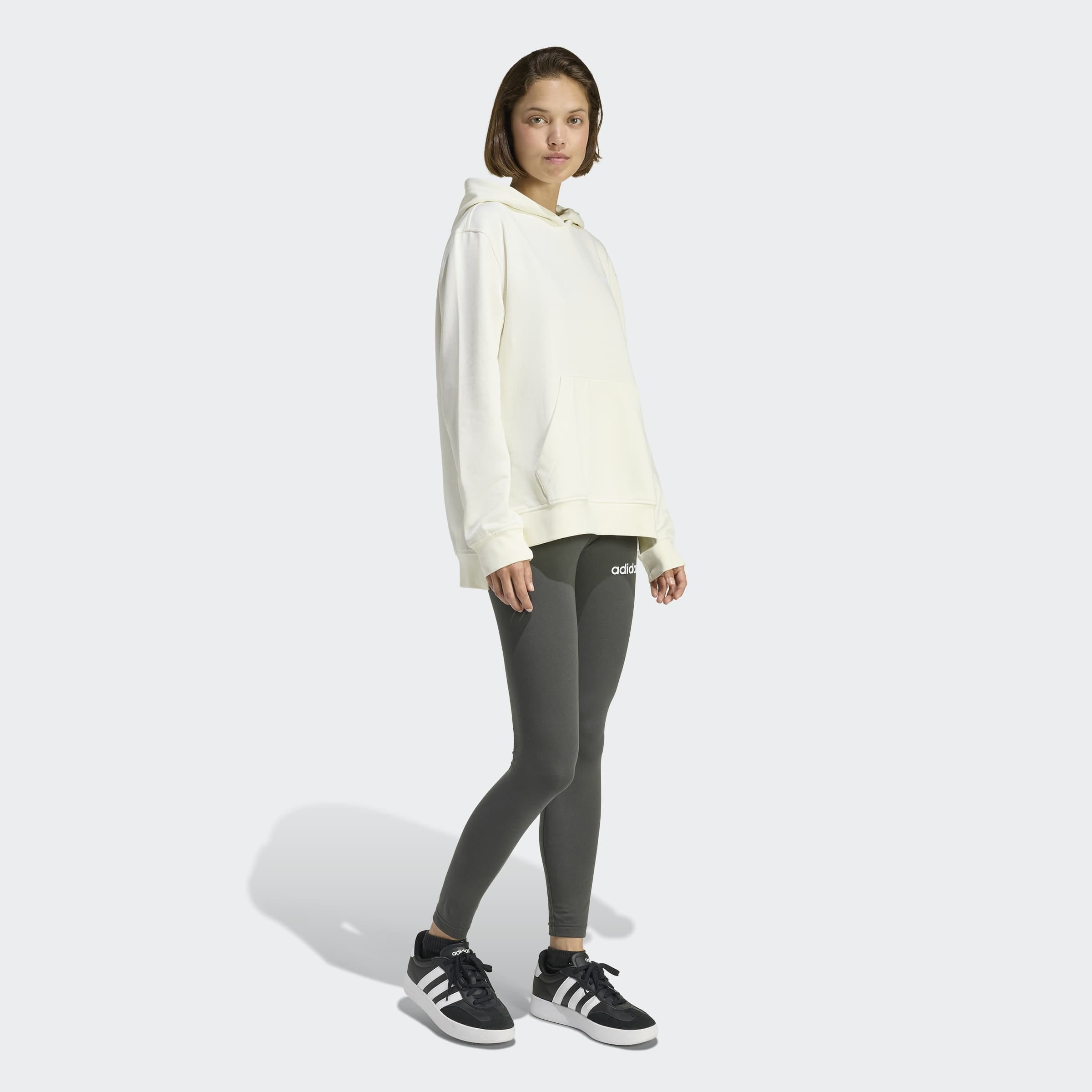 adidas Sportswear Trainingsanzug »W LEISURE TS« 2 zweiteiliges Set, für Erwachsene, aus Baumwolle