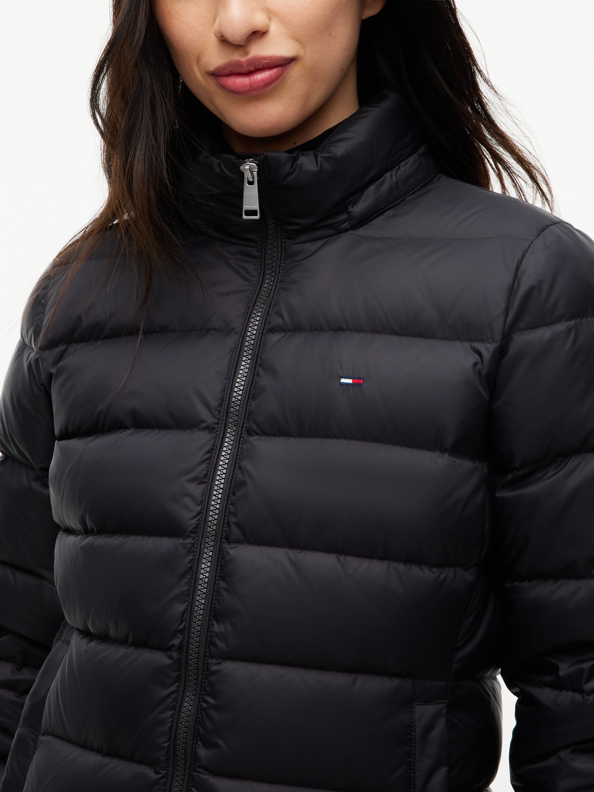 Tommy Jeans Steppmantel »TJW ESSENTIAL HOODED DOWN COAT« mit Fellimitat, Logostickerei