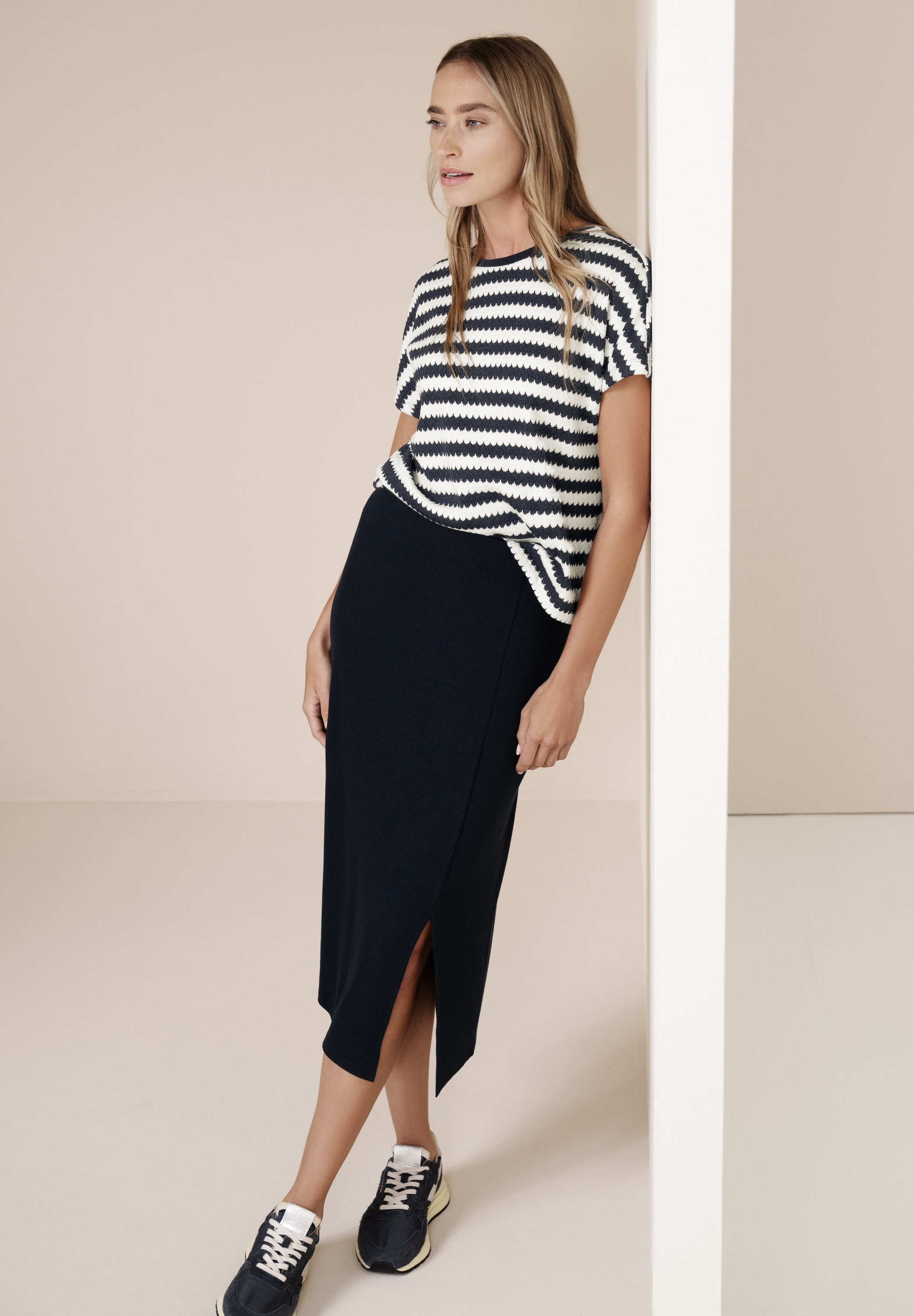 STREET ONE Rundhalsshirt »Style Cris« Sommershirt mit Streifen und im Strick-Look