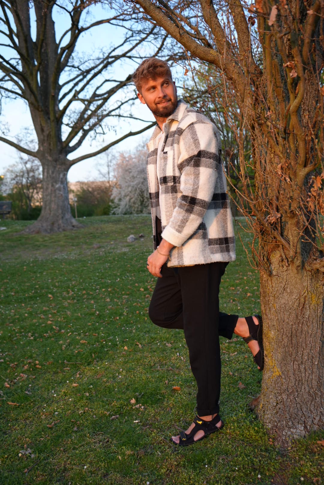 Leguano Barfußschuh  , Sommerschuh, Sandale, mit praktischen Klettverschlüssen