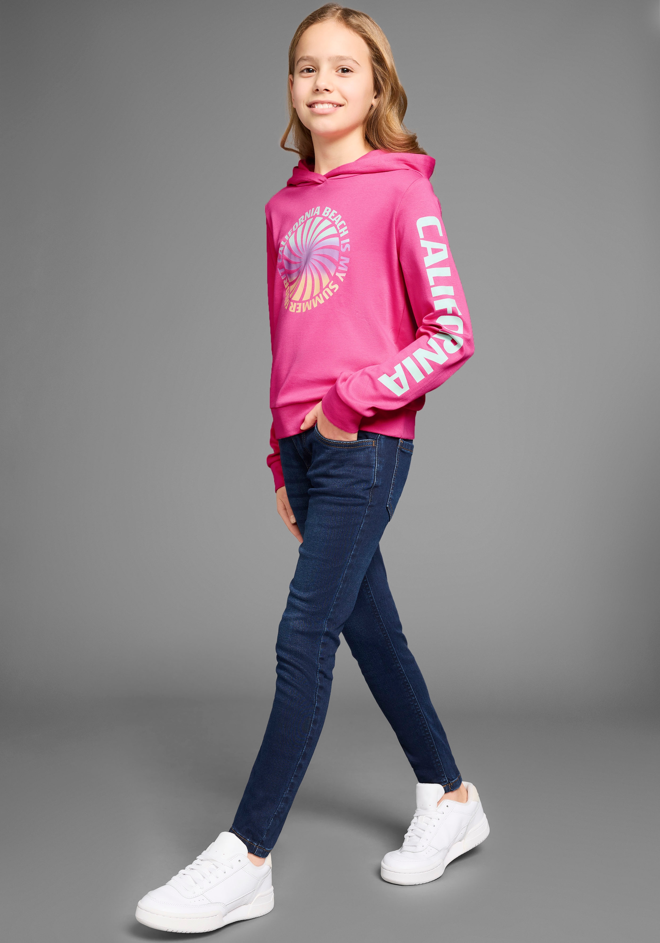 KIDSWORLD Kapuzenshirt », Langarmshirt mit Ärmelprint«, Langarm, gerade Passform, mit coolem Aufdruck