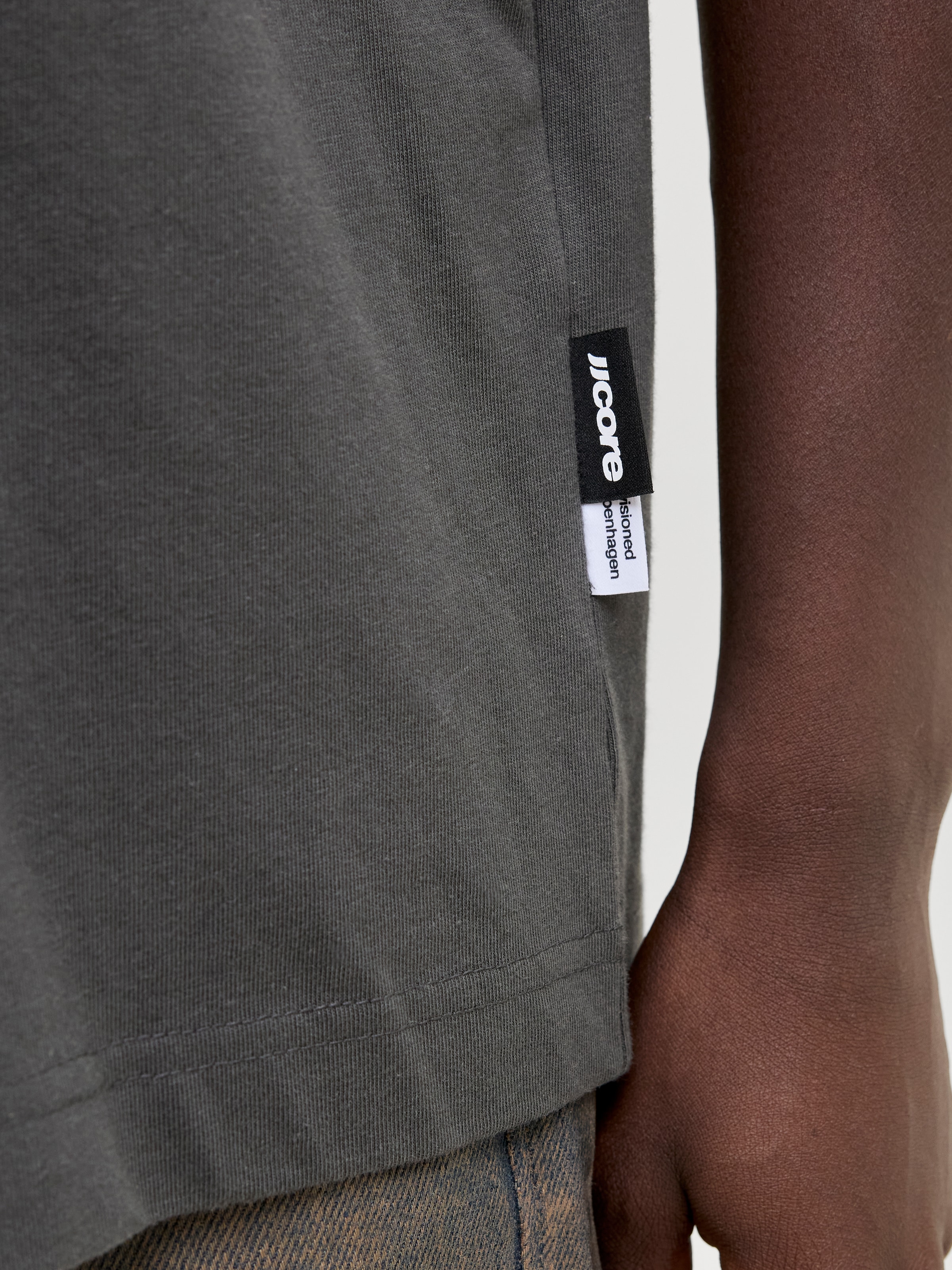 Jack & Jones T-Shirt »JCOCLUB BACK TEXT PRNT TEE SS CREW SN« mit Print