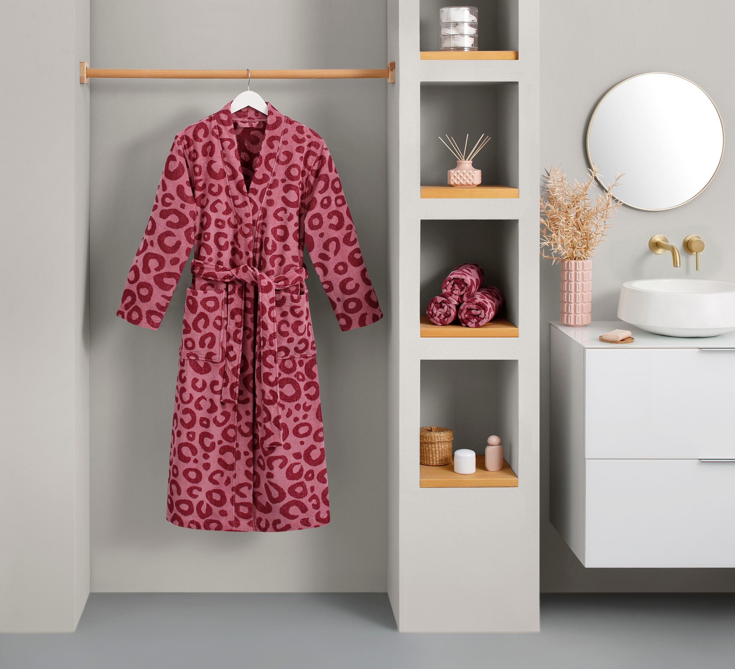 OTTO home Unisex-Bademantel »Anna Leo, ideal für Sauna & Spa, Hotelbademantel, Morgenmantel« 1 Stk. für Damen & Herren, mit Taschen, S-3XL, mit trendigem Animal-Print