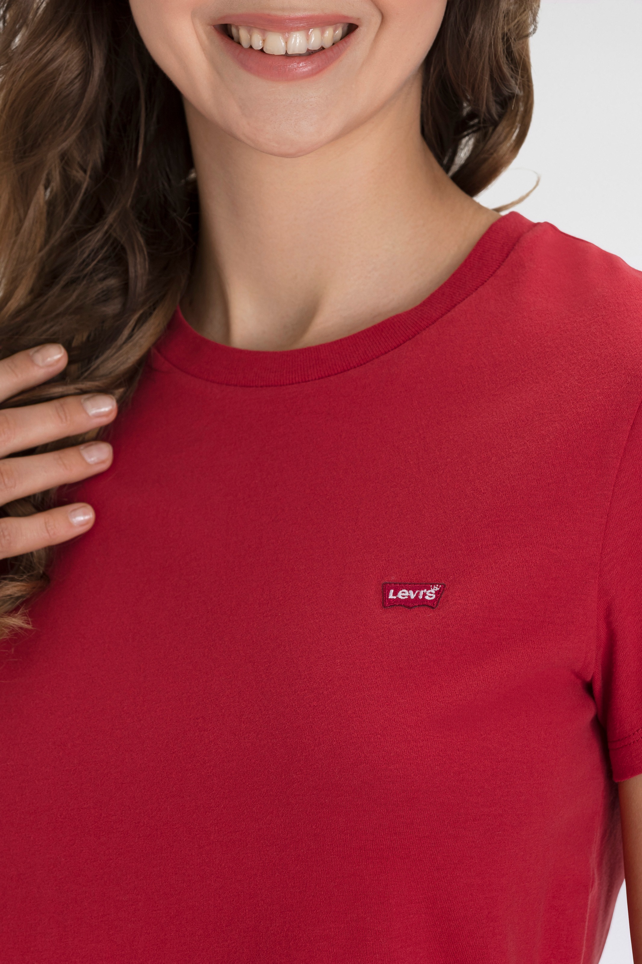 Levi's® T-Shirt »TEE Minilogo«, mit kleiner Logostickerei