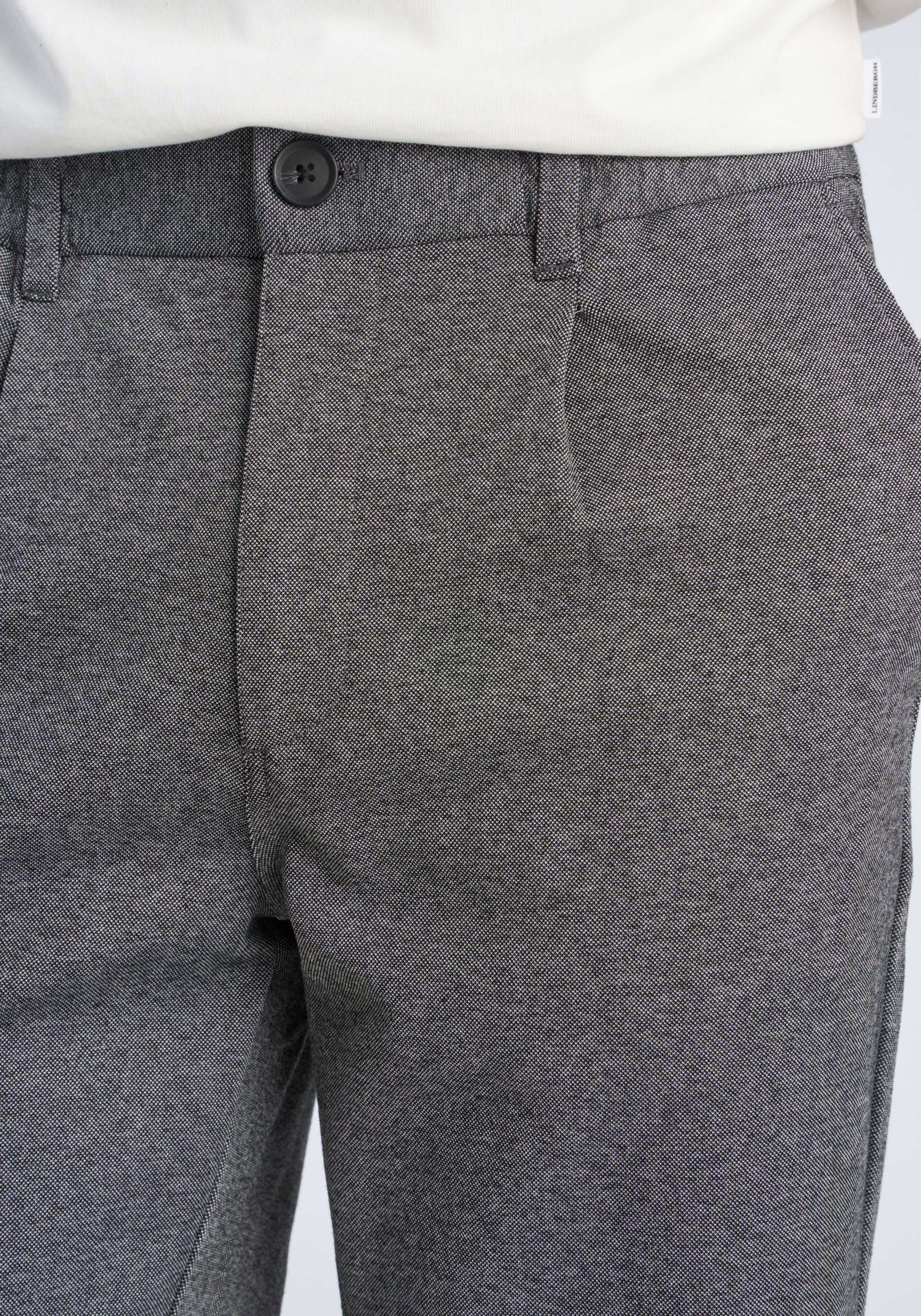 LINDBERGH Shorts  mit Viskose und Stretch