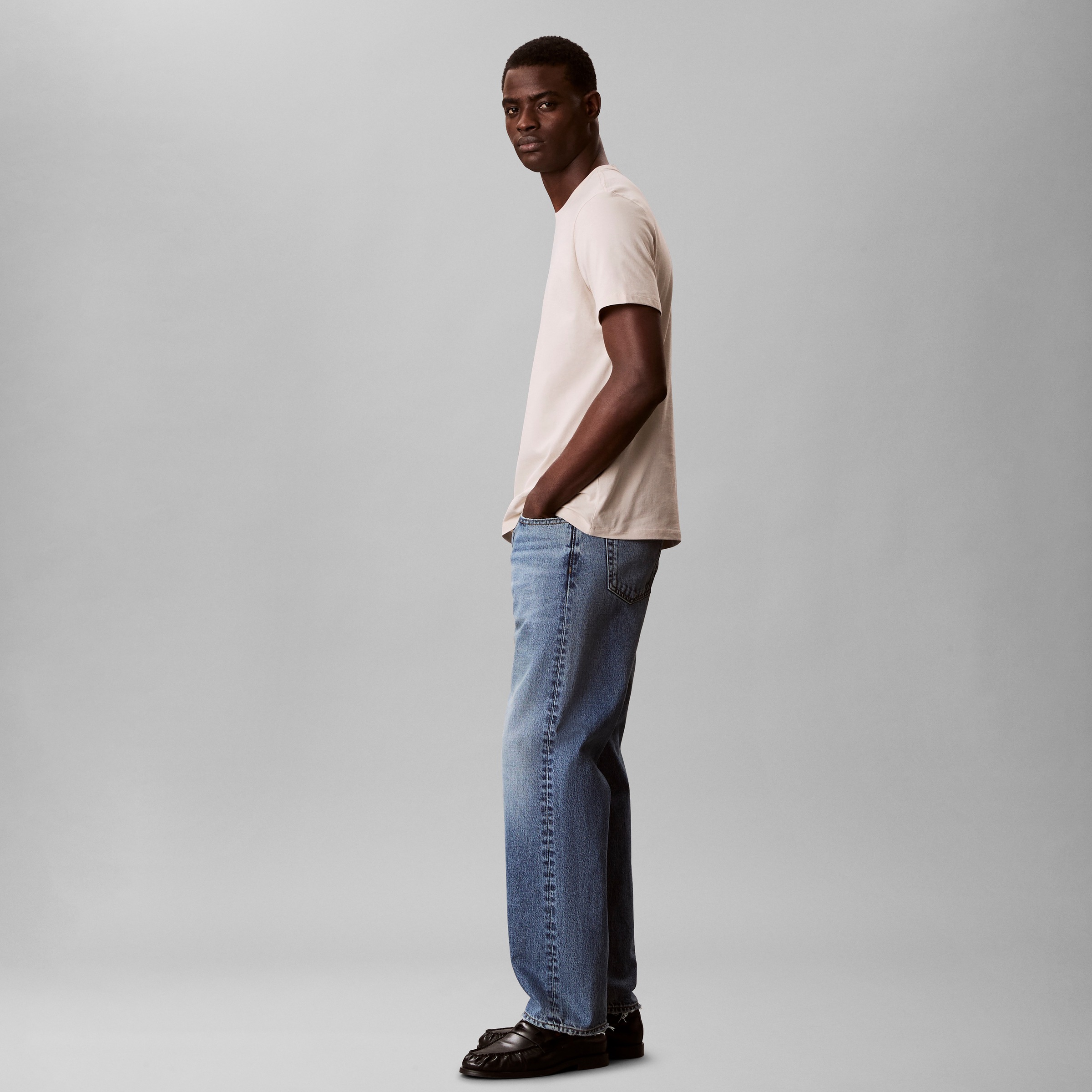 Calvin Klein Jeans T-Shirt Rundhalsausschnitt, Regular Fit, Logoschriftzug