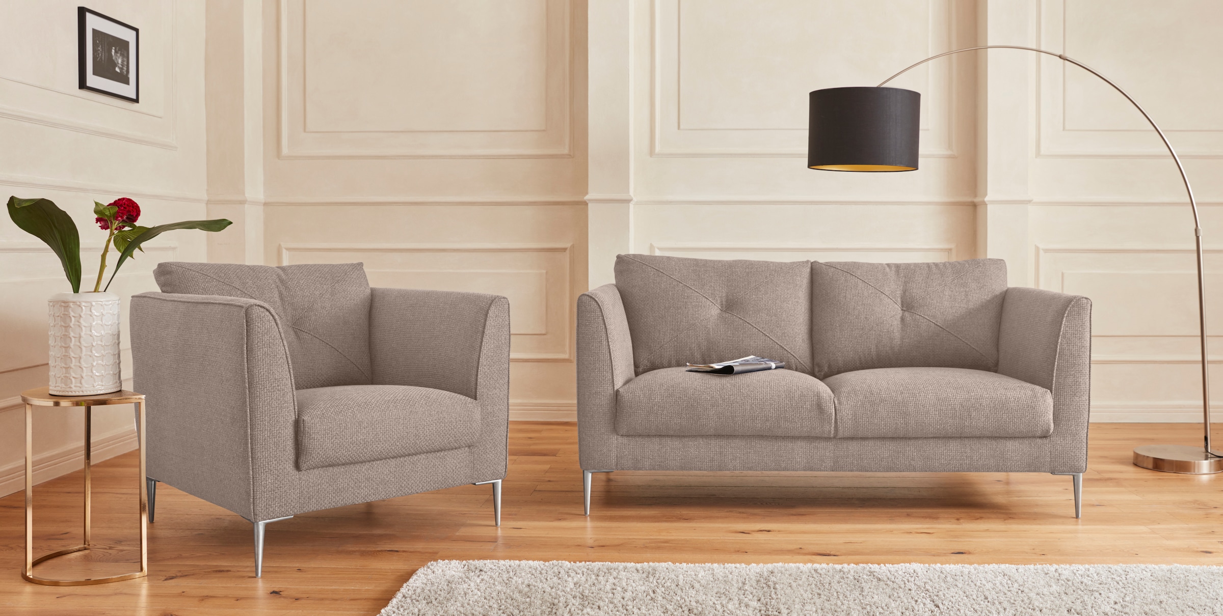 TRENDMANUFAKTUR 2-Sitzer »Chilltime, elegant und bequem, Komfortsitzhöhe 46cm, hoher Fuß« mit eleganter Kreuznaht in den Rückenkissen, Breite 167 cm