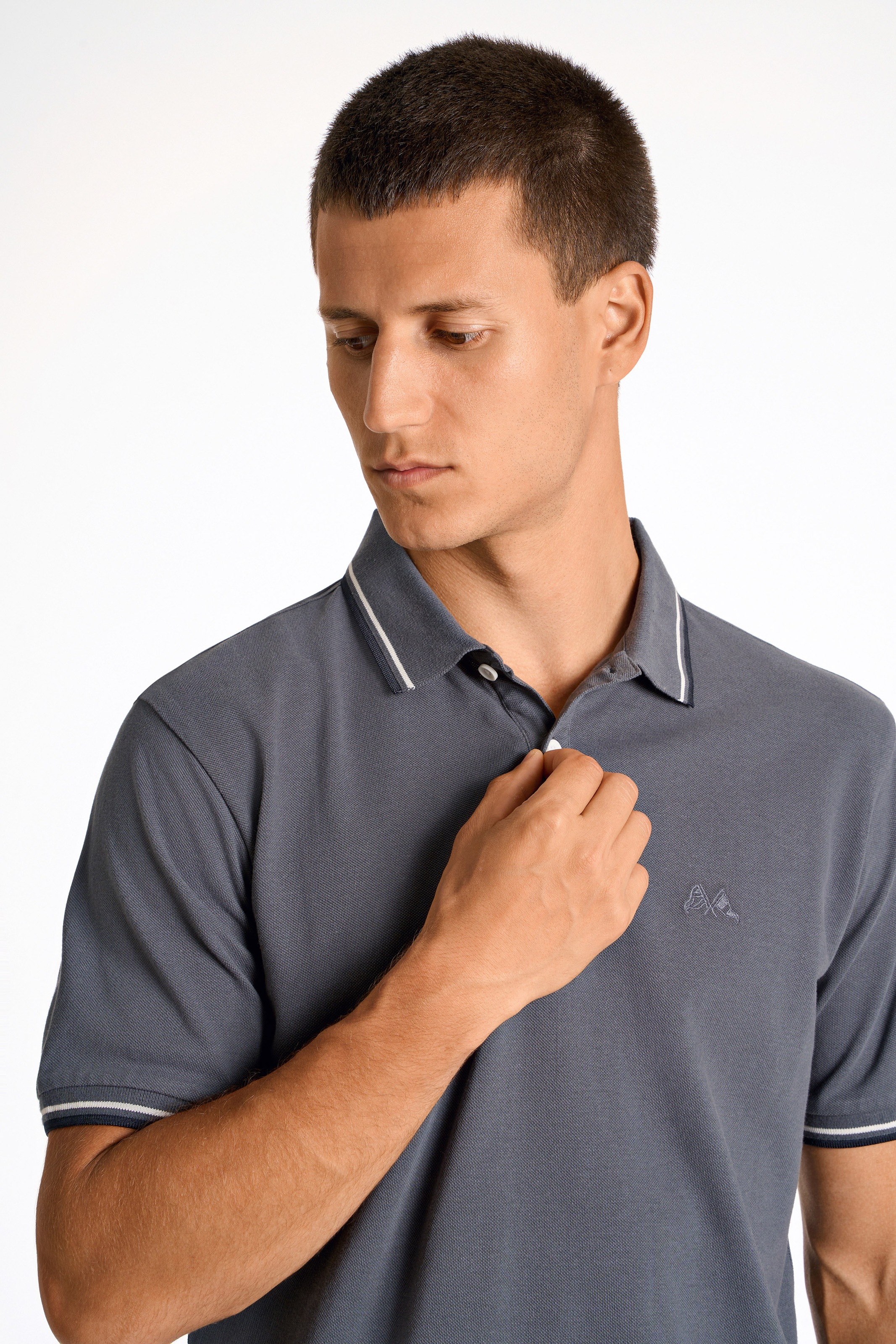 LINDBERGH Poloshirt, mit Logo-Stickerei und abgesetzten Bündchen