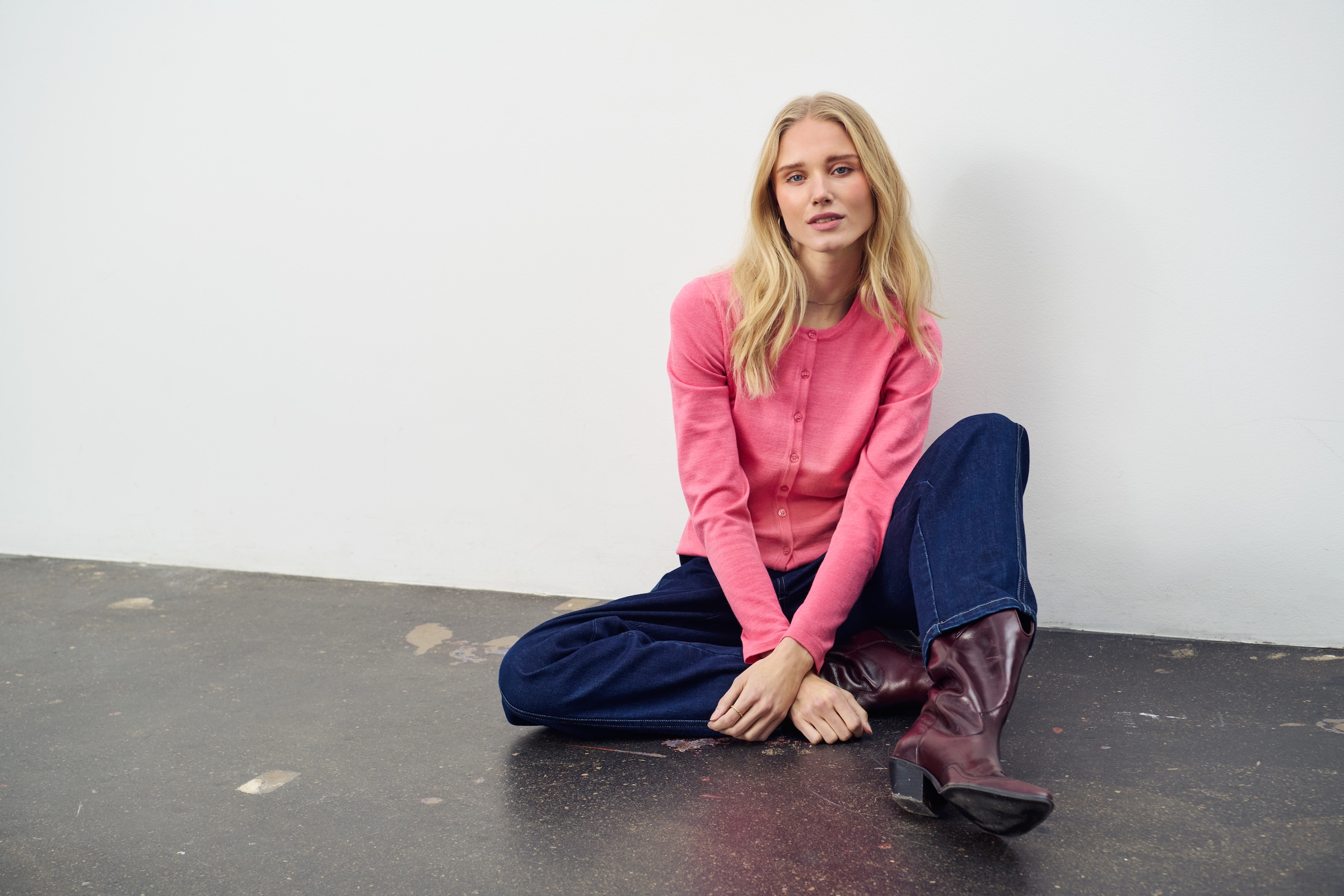 Saint Tropez Strickjacke »A8661, MilaSZ R-Neck Cardigan« Viskosemischung, Classic fit