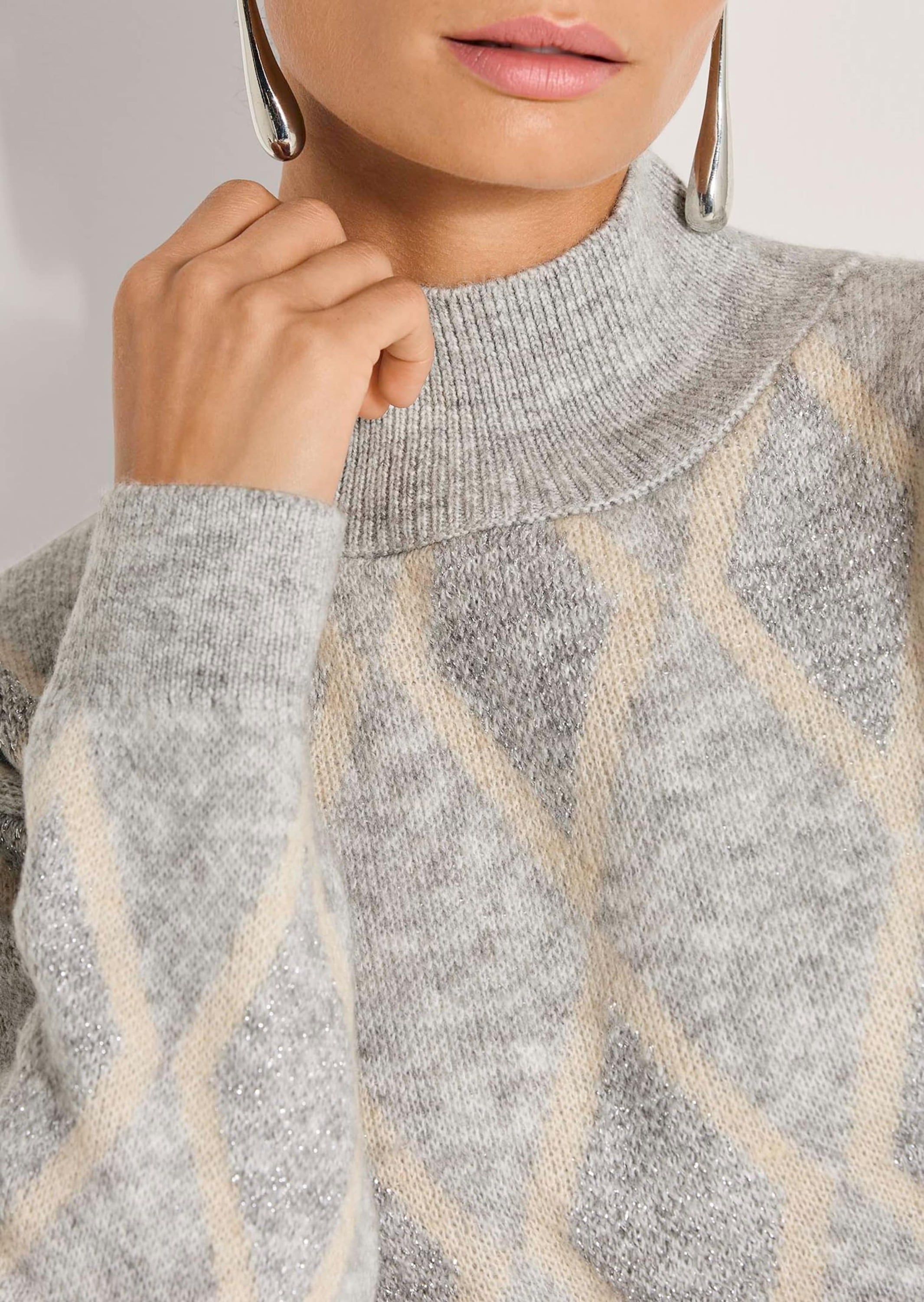 MADELEINE Longpullover »Pullover Glitzernder Pullover mit Rauten-Muster«