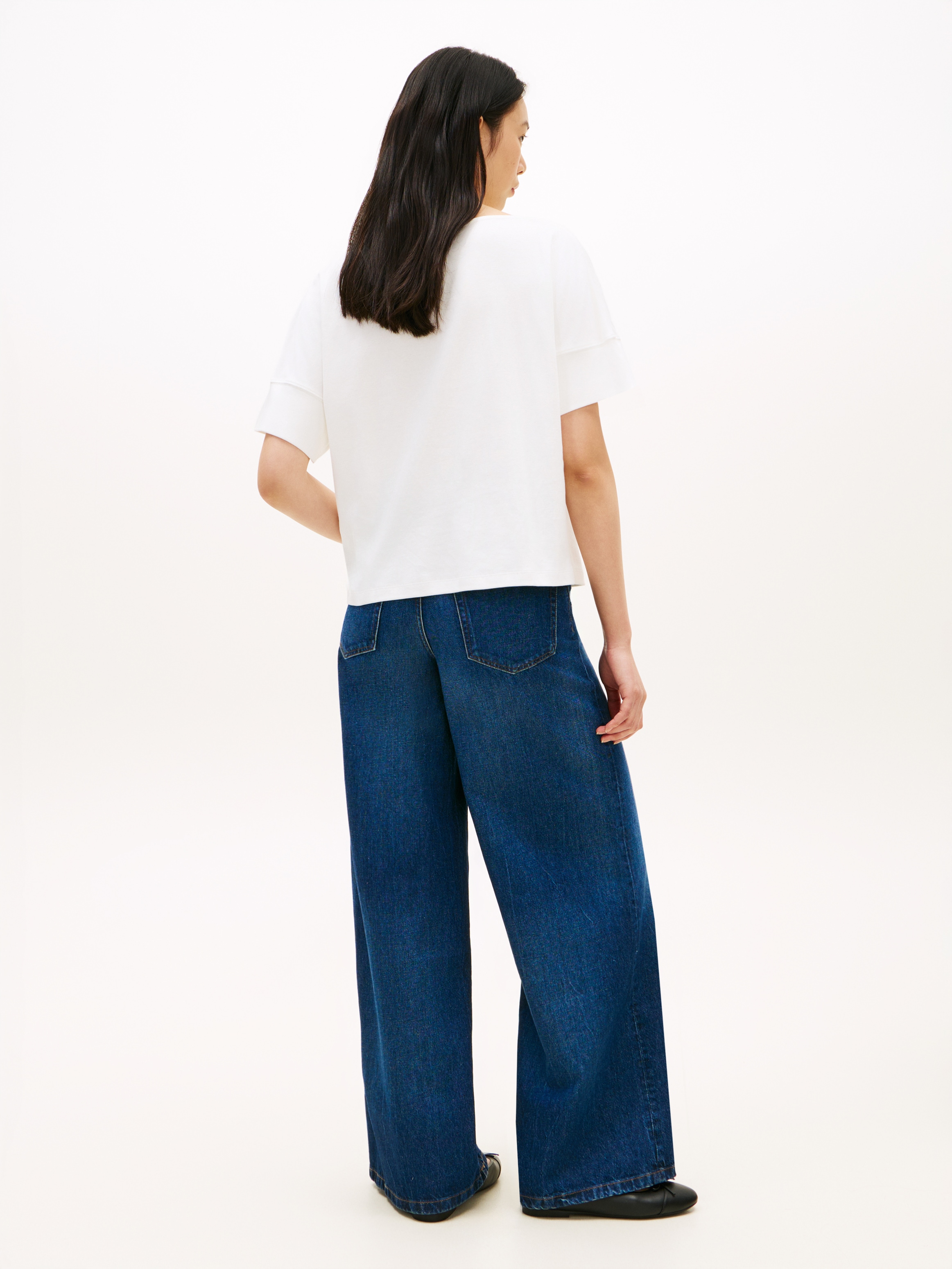 Tommy Hilfiger Kurzarmshirt »MDRN CODY SS SLV C-NK TEE« mit dezenter Logo-Stickerei, Relaxed Fit