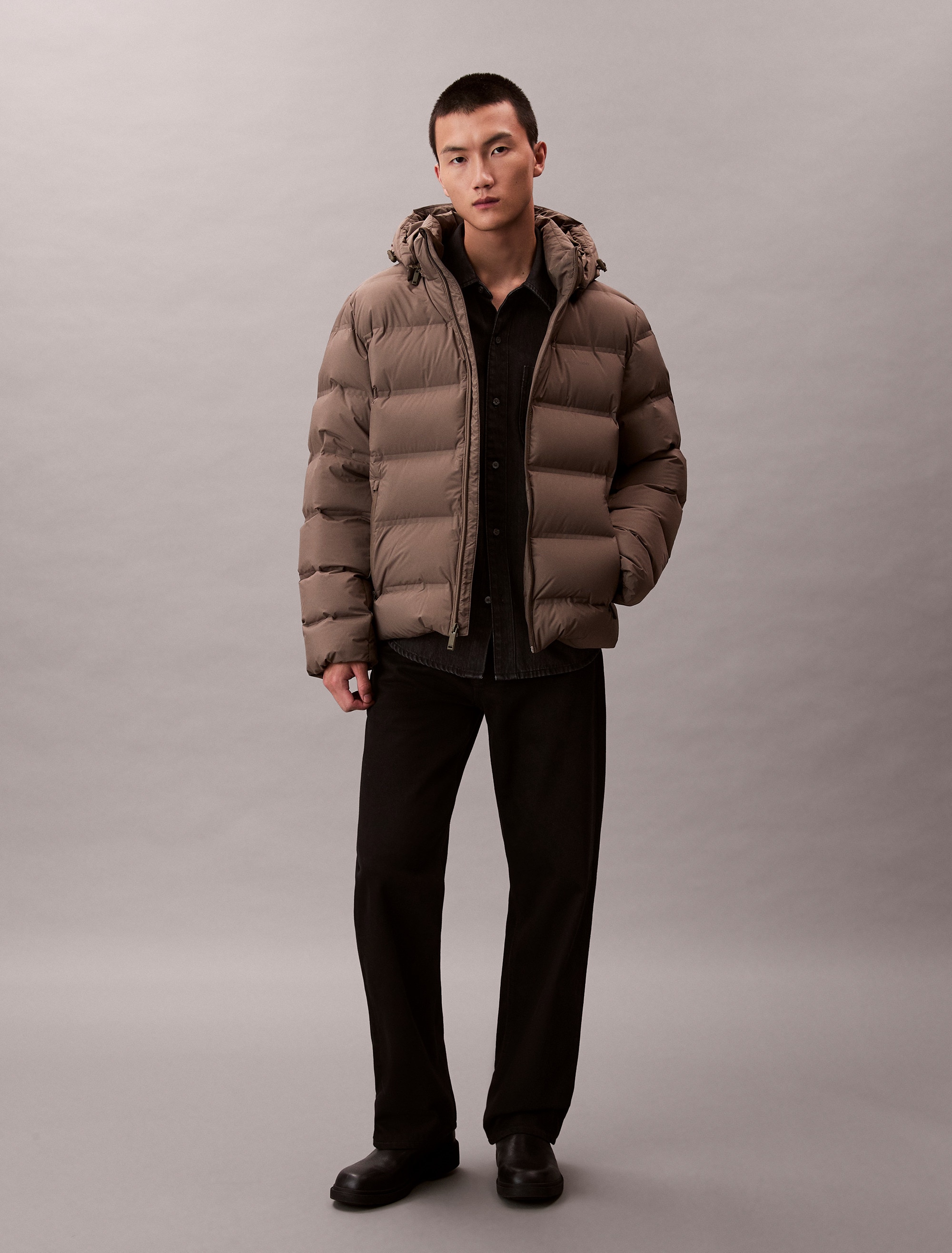 Calvin Klein Jeans Steppjacke »LS QUILTED BONDED CHANNEL HD PUF« ohne Kapuze Mit Rundhalsausschnitt, regular fit