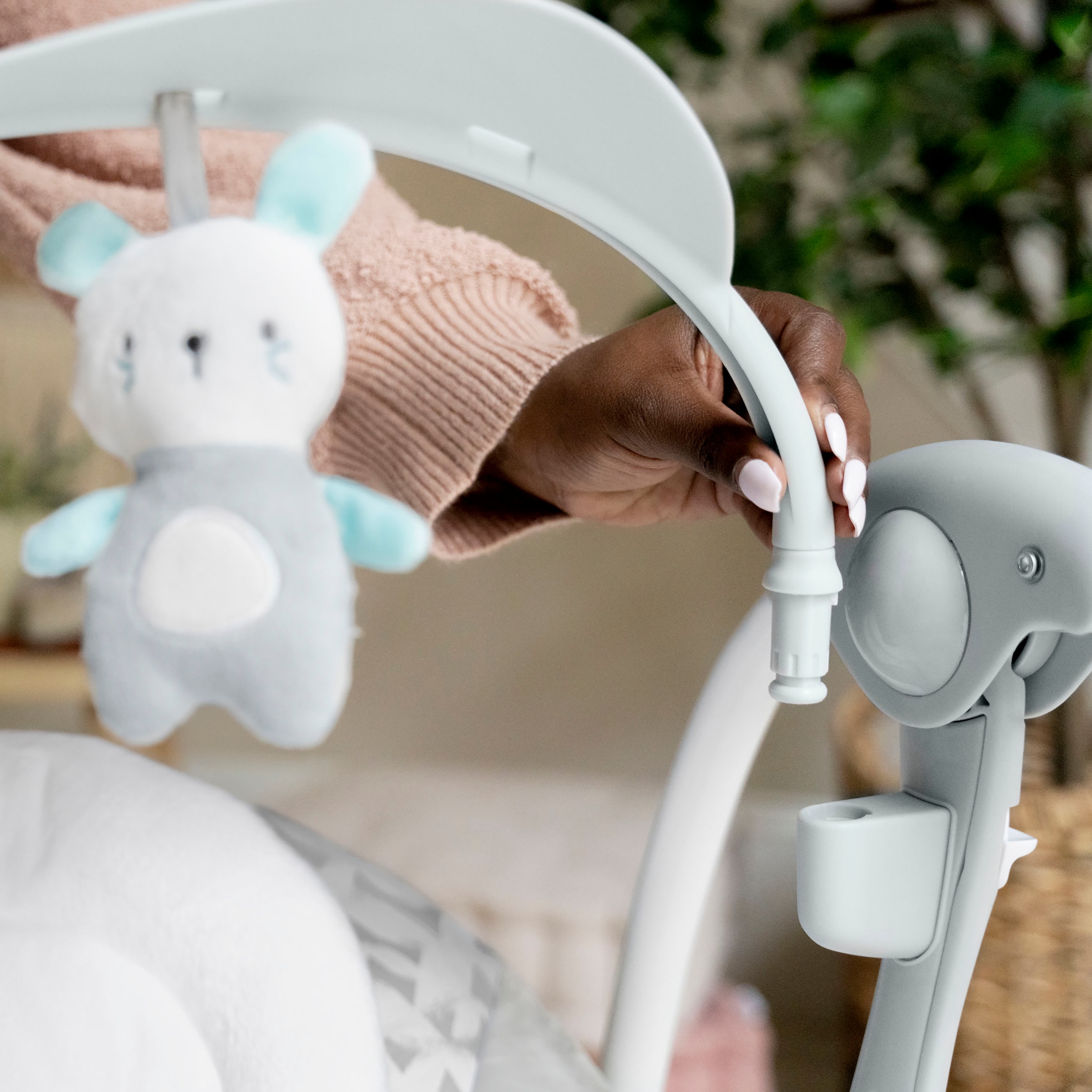 ingenuity Babyschaukel »ConvertMe Swing-2-Seat Portable Swing - Raylan« mit automatischer Schaukelfunktion und Sound-Effekt
