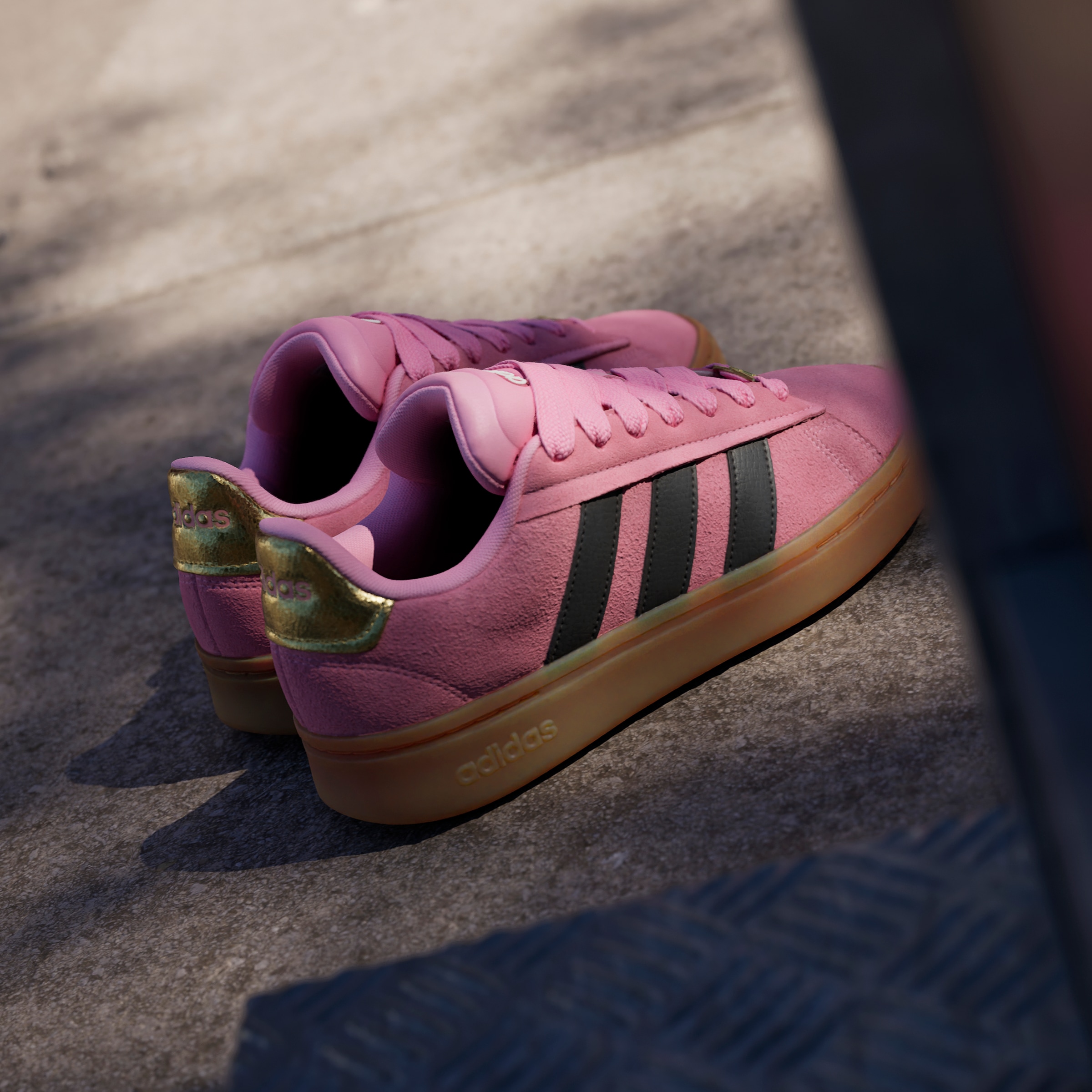 adidas Sportswear Sneaker »GRAND COURT ALPHA 00S«, Design inspiriert vom adidas Campus 00