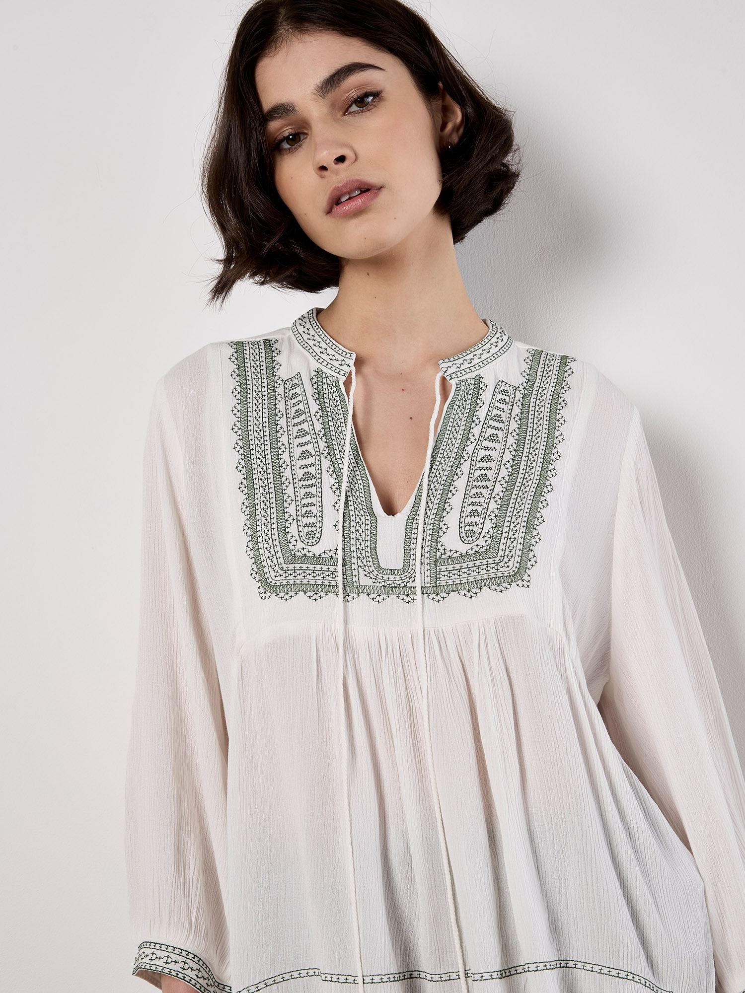 Apricot Klassische Bluse »Bluse« mit Stickerei