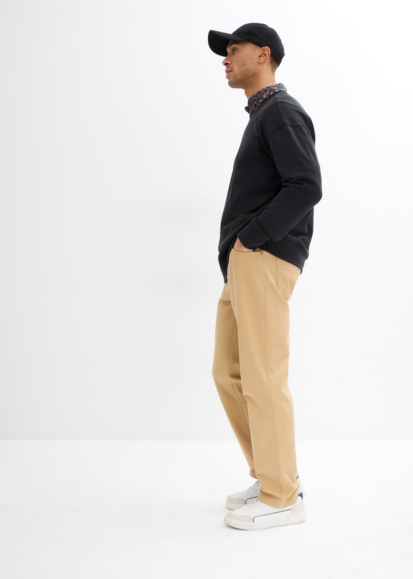 bonprix Stretch-Hose »Classic Fit Stretch-Hose, Straight«  Five-Pocket-Design, mit Eingrifftaschen, Gesäßtaschen und Coinpocket