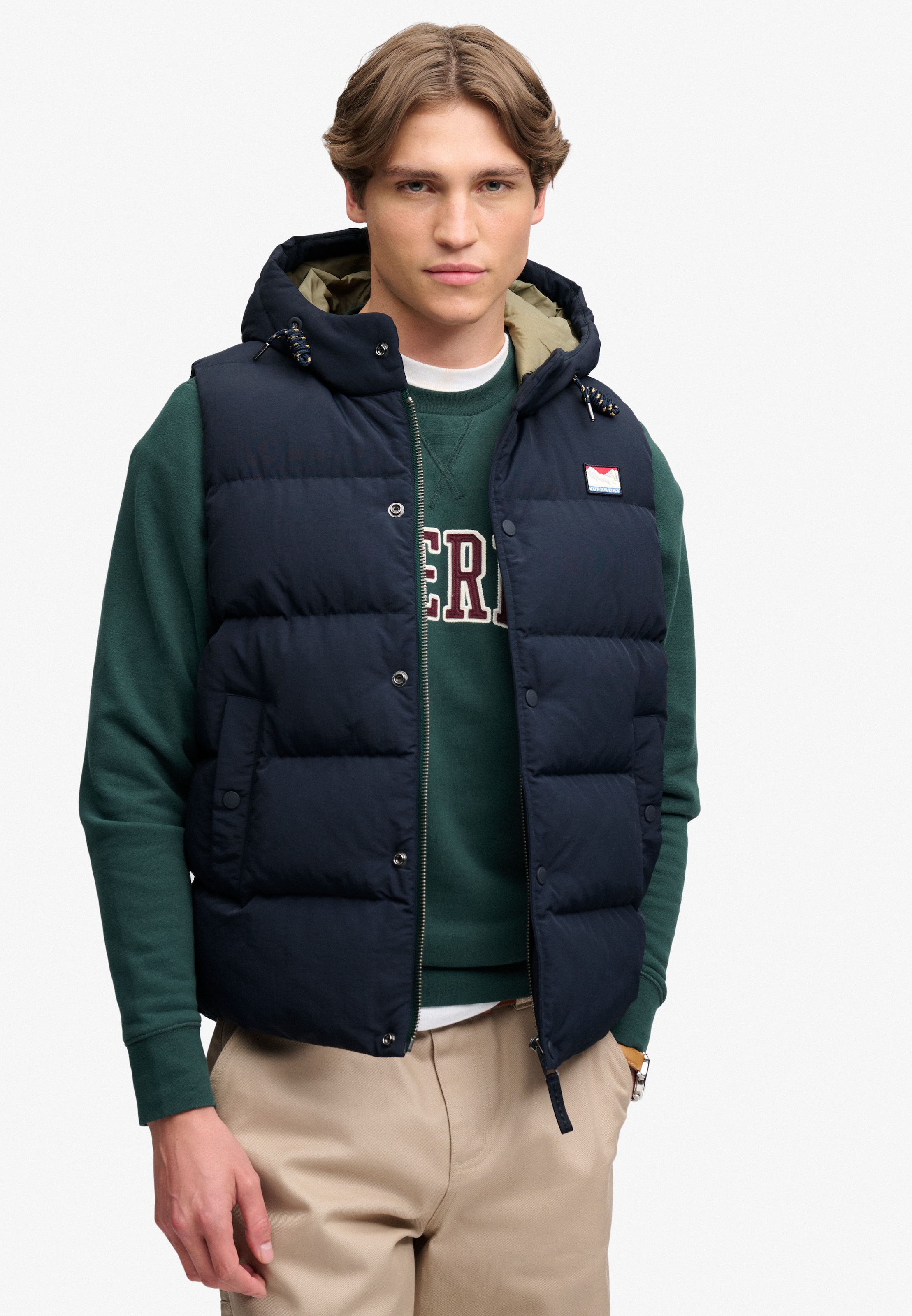 Superdry Steppweste »HOOD SHORT EVEREST GILET« Regular Fit, mit Reißverschluss, aus Nylon und Kunstfaser