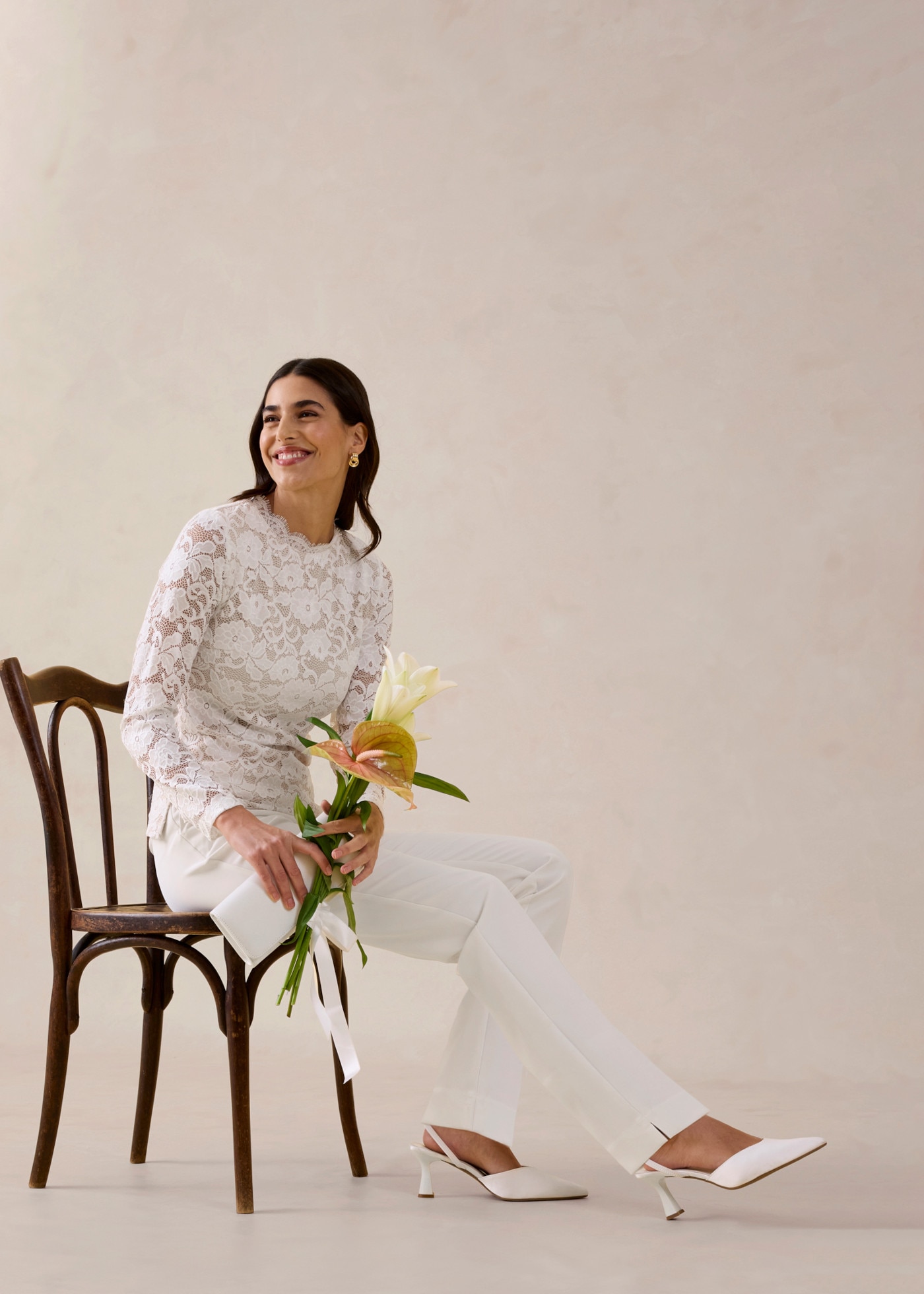 bonprix Langarmshirt mit romantischem Blumenmuster, schmale Passform