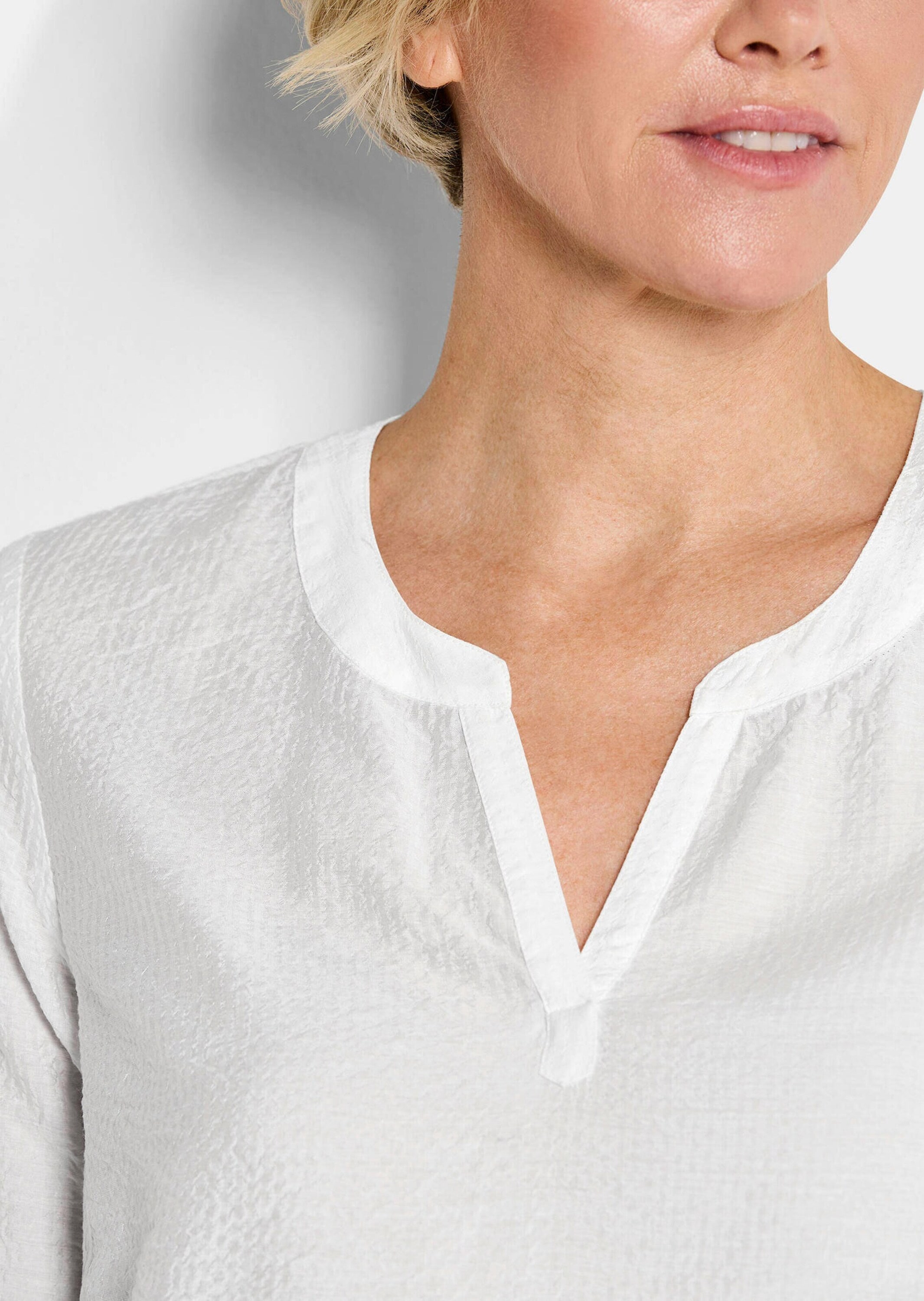 GOLDNER Schlupfbluse »Kurzgröße Blusenshirt mit feiner Streifenstruktur« figurschmeichelende Schnittführung