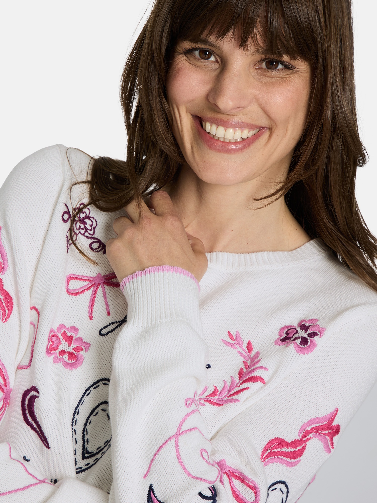 Lieblingsstück Strickpullover »DoritaL«, mit verspielten Stickereien