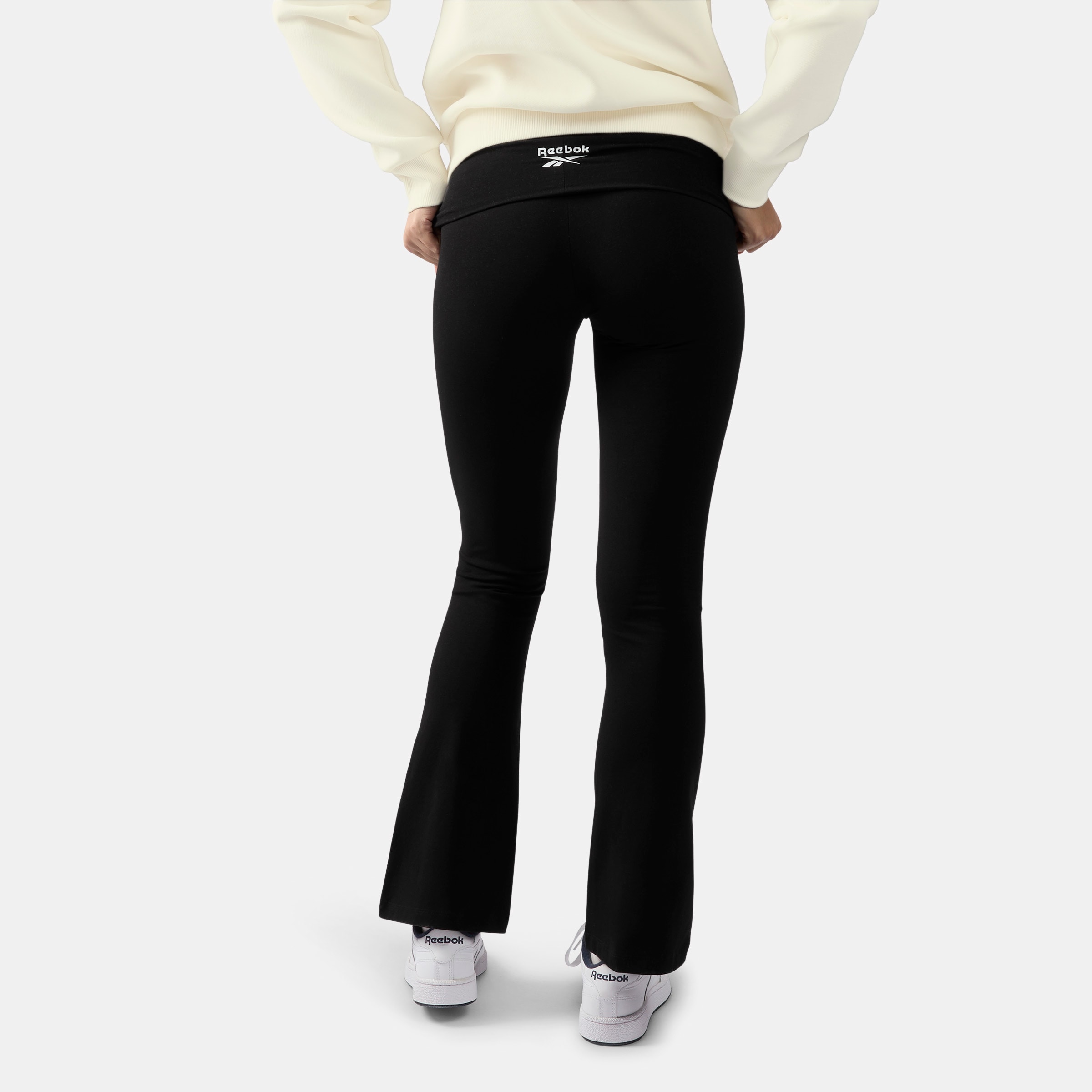 Reebok Leggings »TARA SMALL LOGO FLARED LEGGINGS«  sportlicher Stil