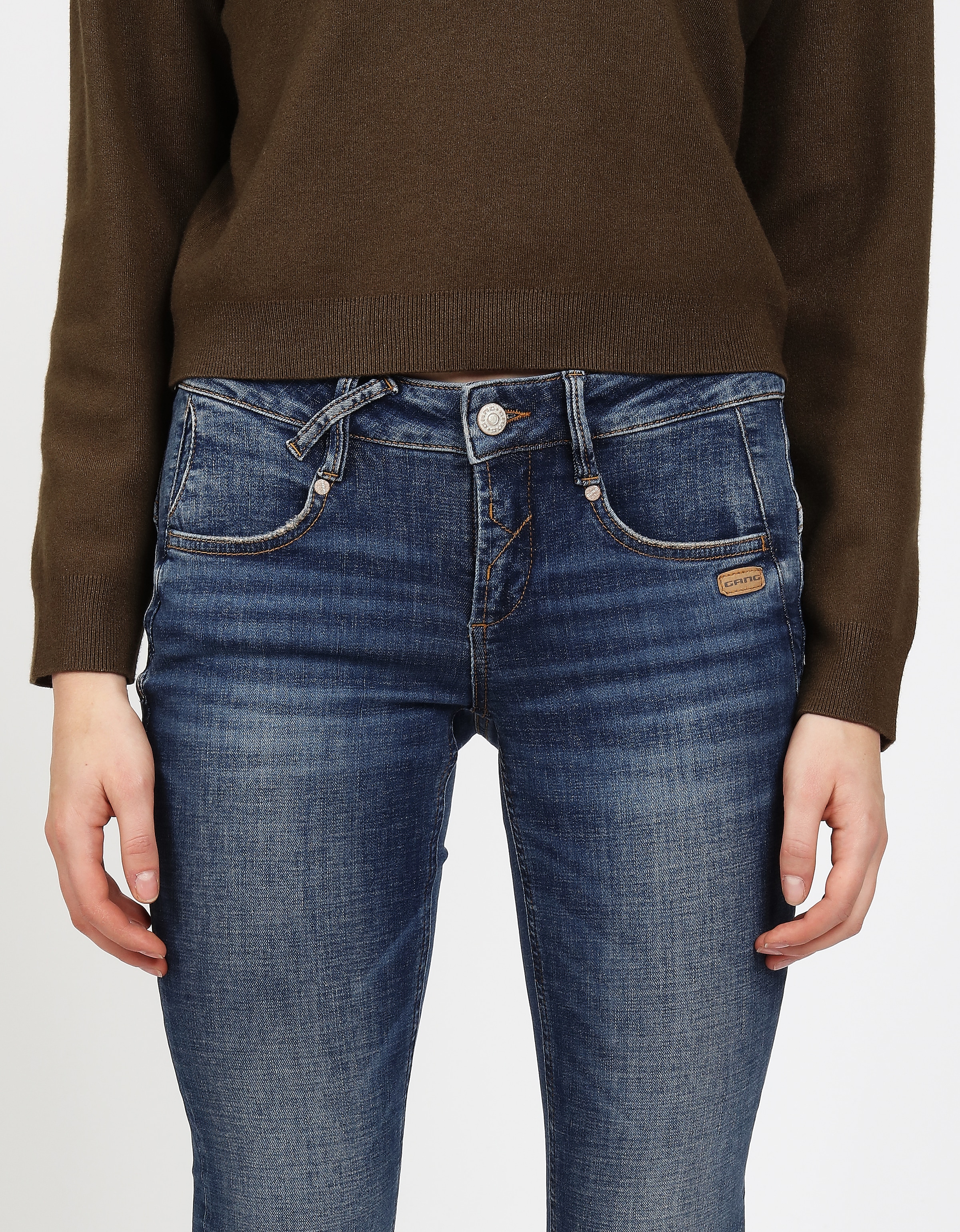 GANG Skinny-fit-Jeans »94NELE« mit Rundpasse und seitlichen Dreieckseinsätzen f. e. tolle Silhouette