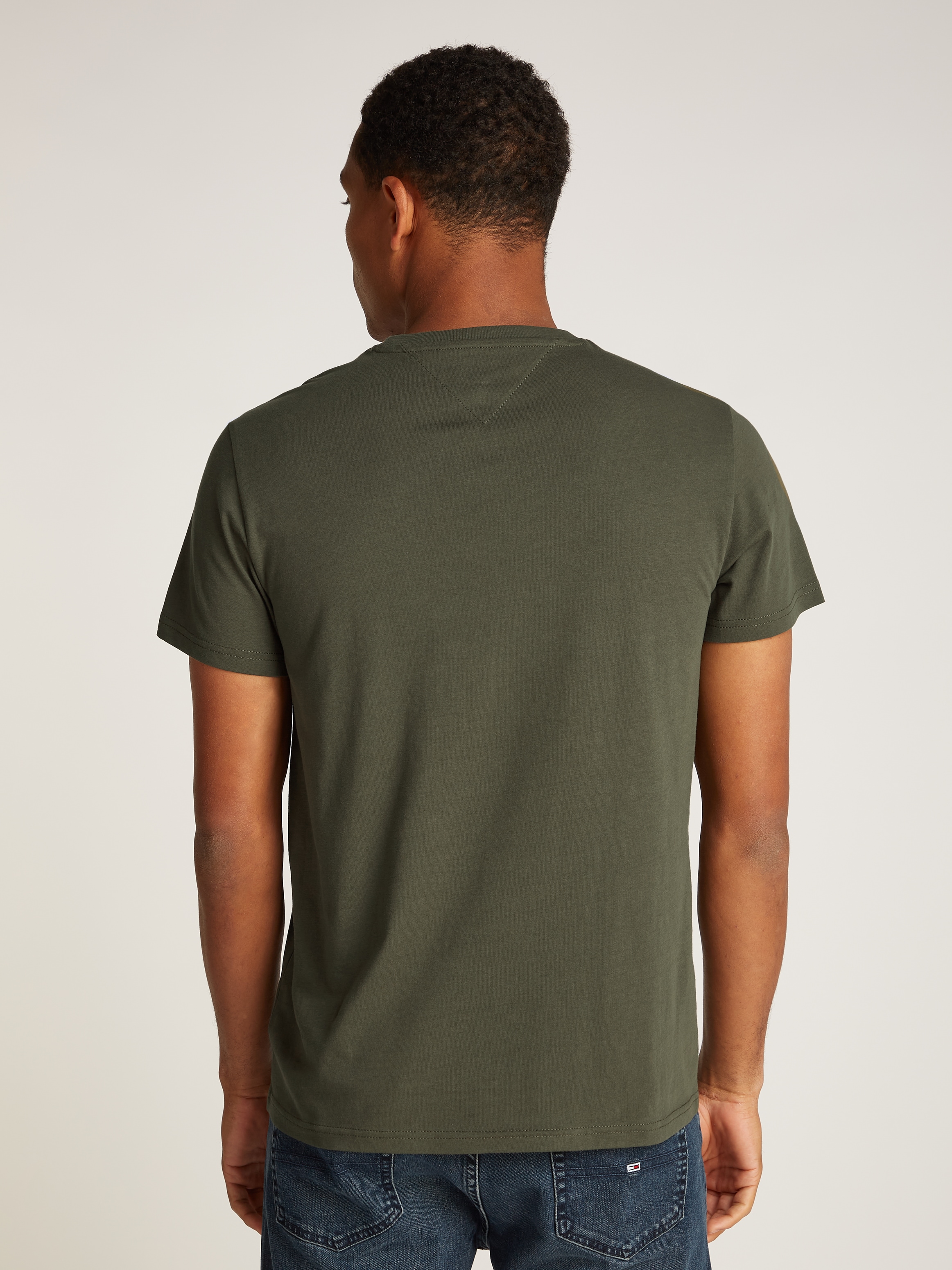 Tommy Jeans T-Shirt »TJM SLIM ENTRY GRAPHIC TEE EXT«, mit Logo auf der Brust