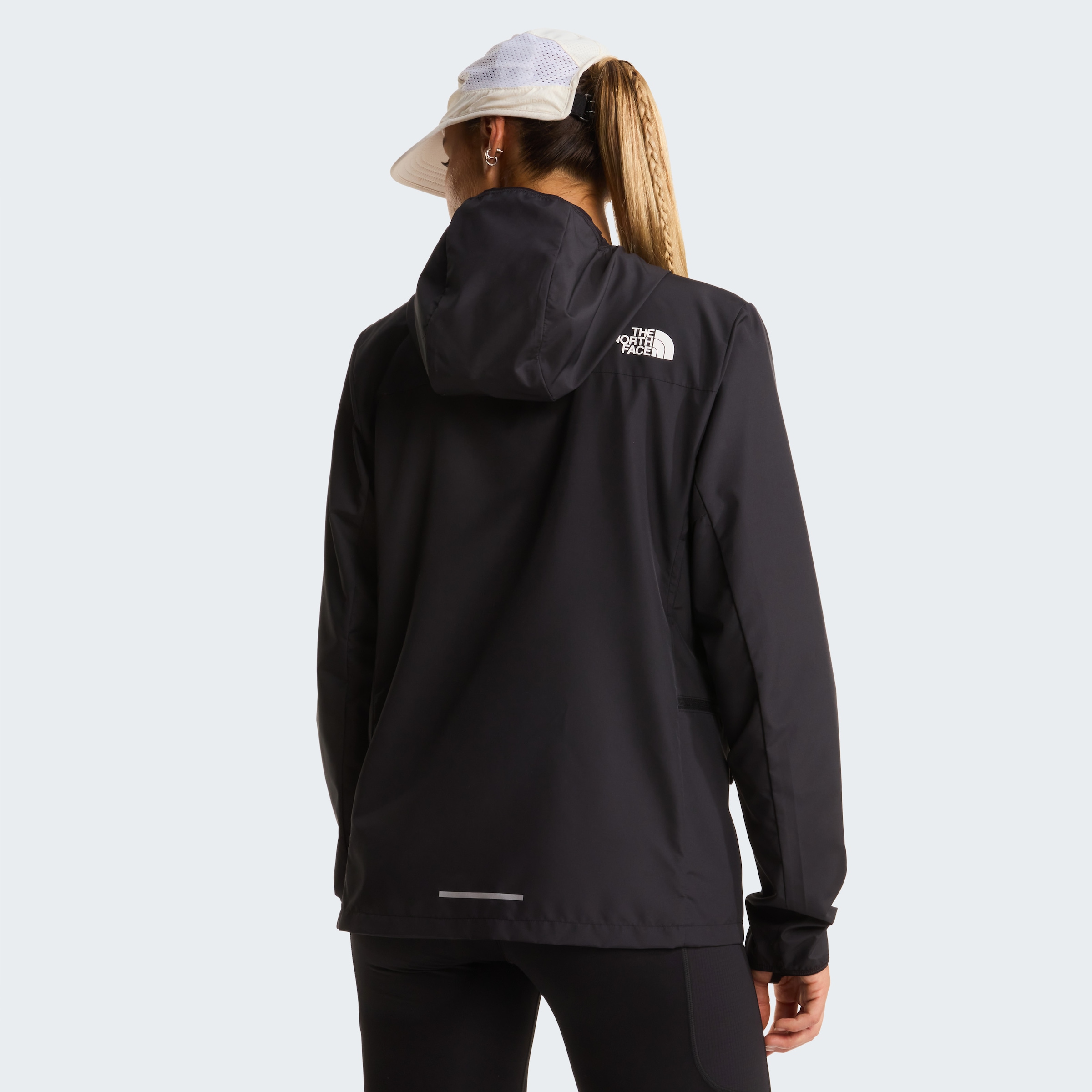 The North Face Windbreaker »W FONTANALES WIND JACKET« 1 Stk. tlg. sportliches Design, leichtes Gewicht, mit Packtasche