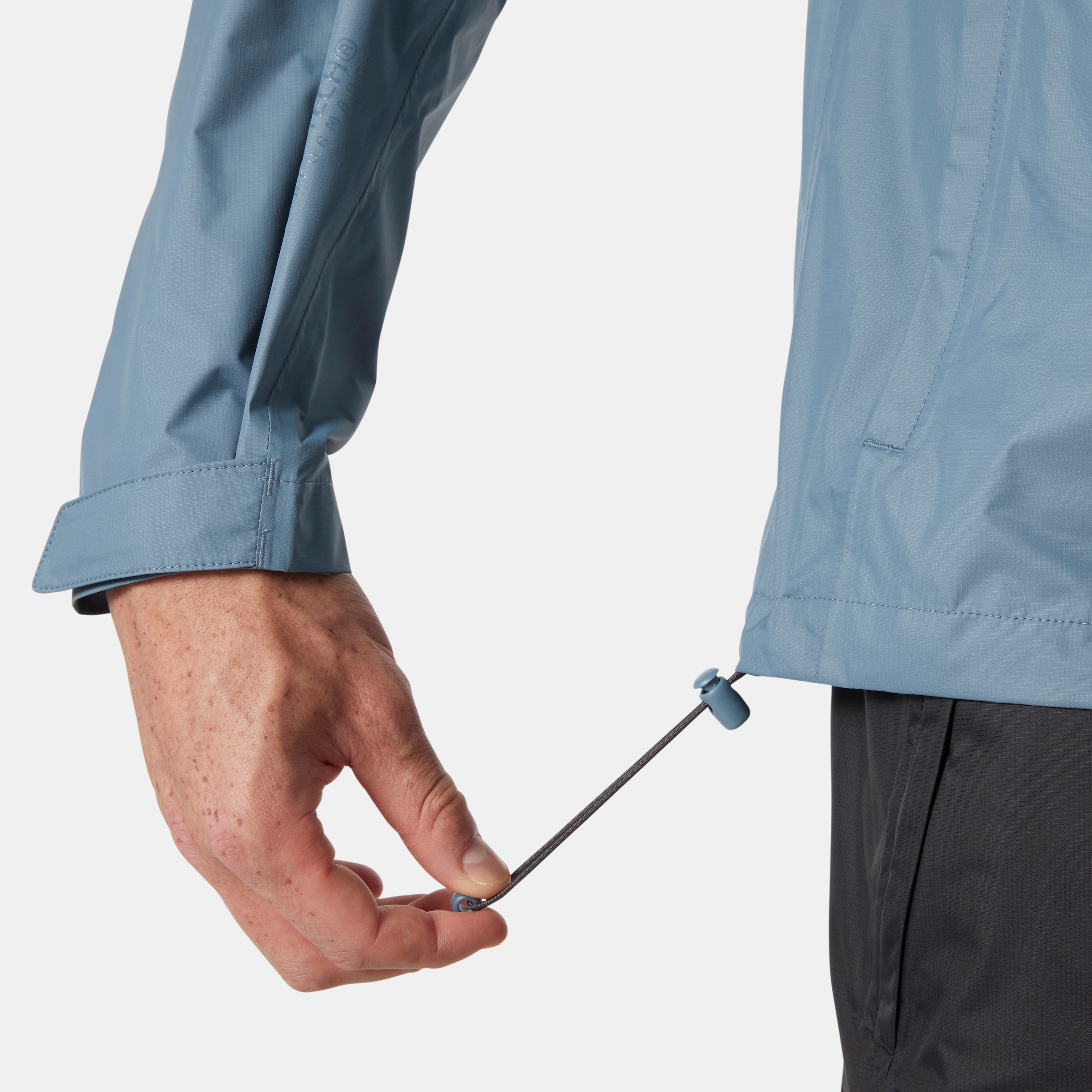 Helly Hansen Regenjacke »LOKE JACKET« mit Kapuze Kapuze mit hohem Kragen, elastischer Kordelzug an Kapuze und Saum